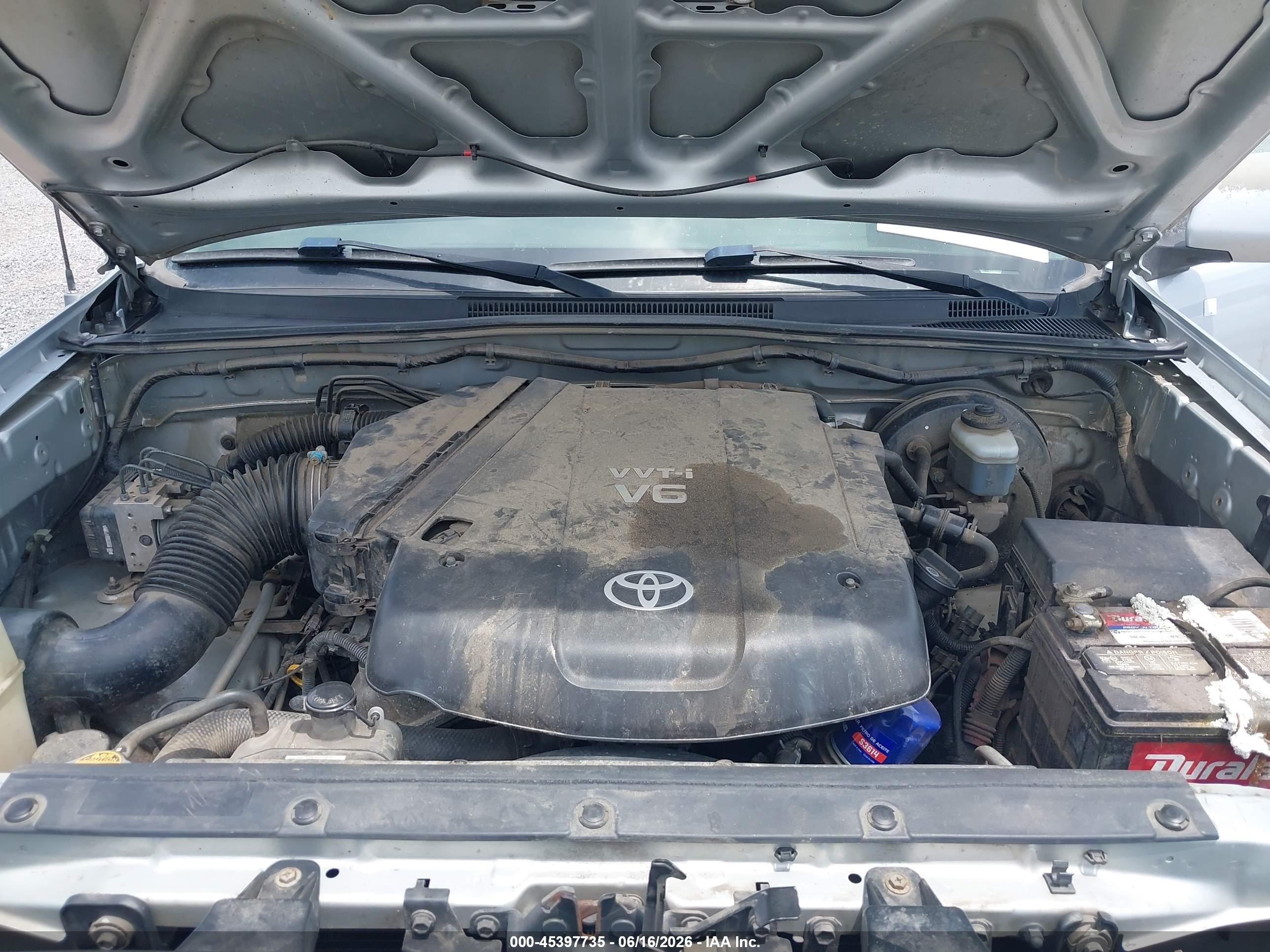 2006 Toyota Tacoma Base V6 Silver vin: 3TMLU42N26M004705