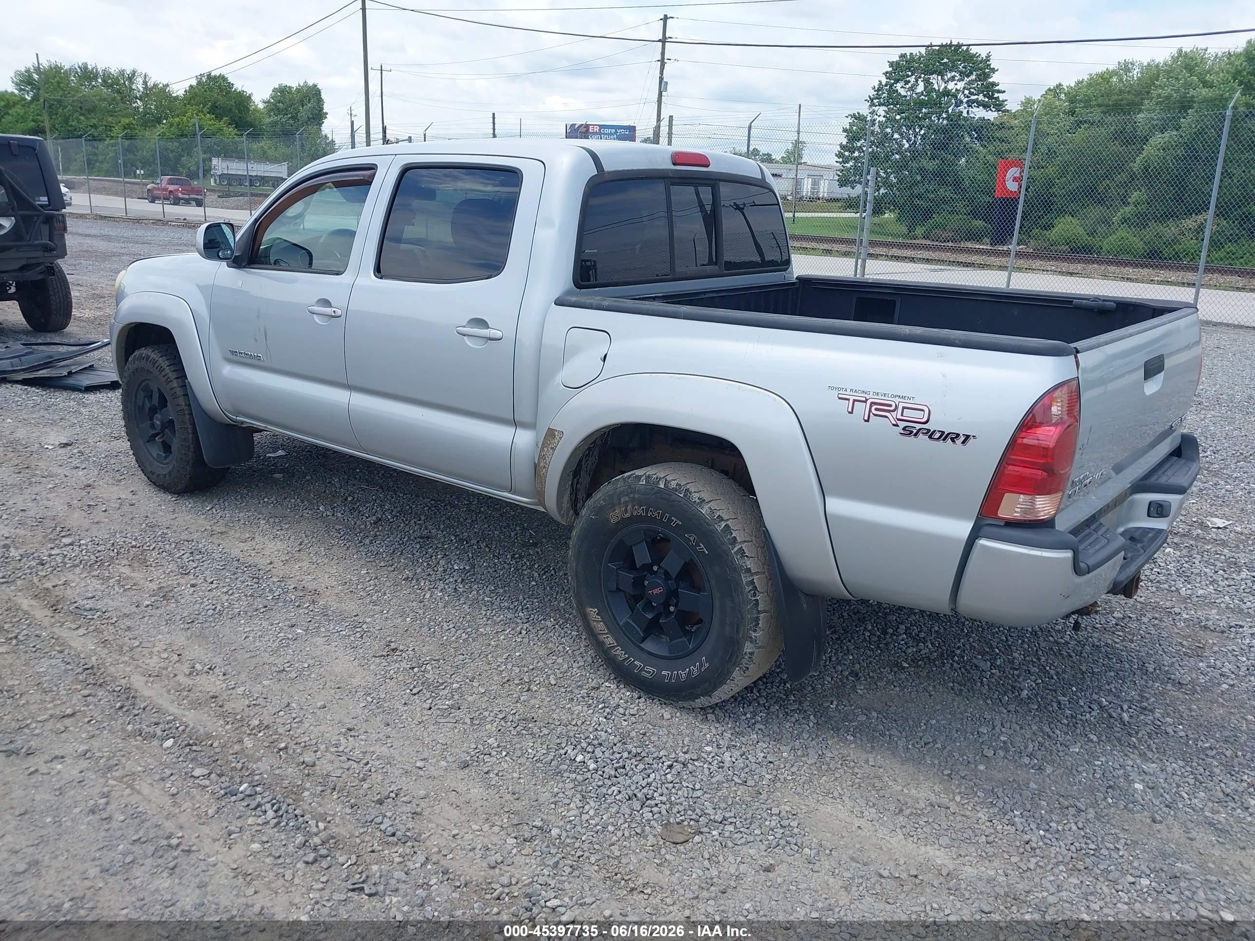 2006 Toyota Tacoma Base V6 Silver vin: 3TMLU42N26M004705