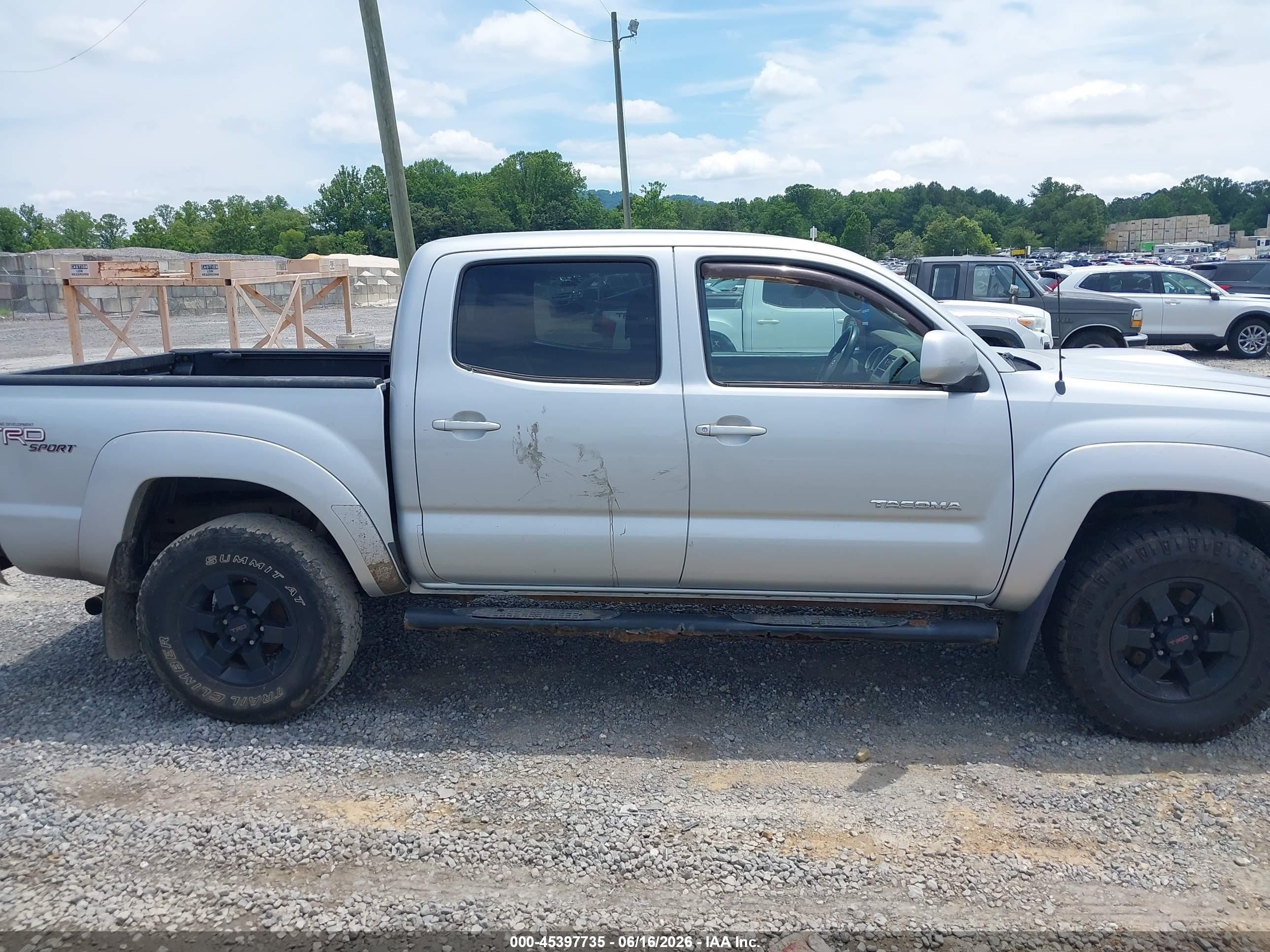 2006 Toyota Tacoma Base V6 Silver vin: 3TMLU42N26M004705