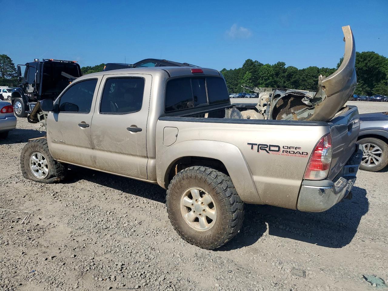 2005 Toyota Tacoma Double Cab Gold vin: 3TMLU42N35M001388