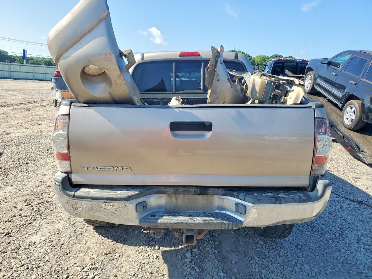 2005 Toyota Tacoma Double Cab Gold vin: 3TMLU42N35M001388