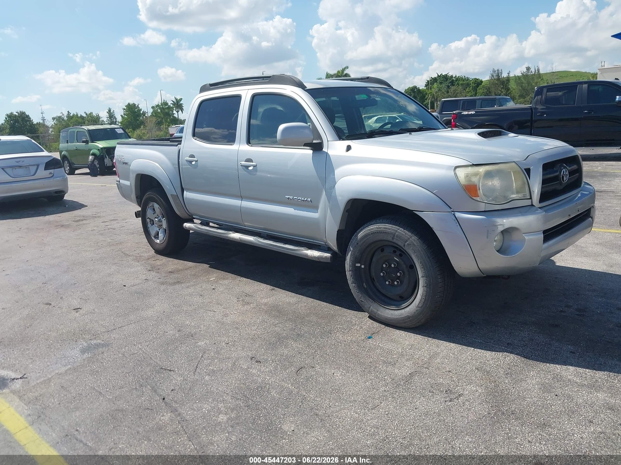2005 Toyota Tacoma Base V6 Silver vin: 3TMLU42N45M002243