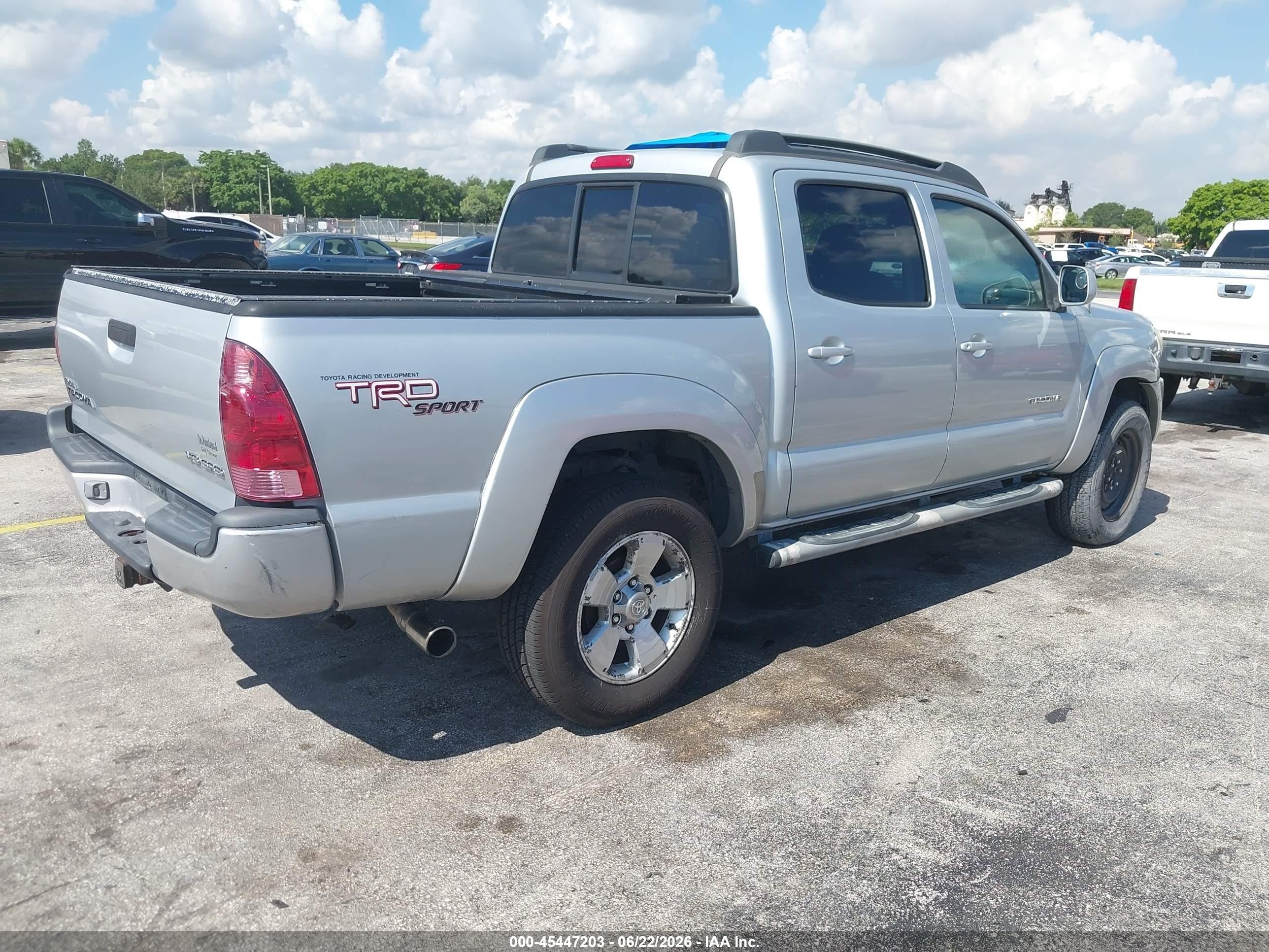 2005 Toyota Tacoma Base V6 Silver vin: 3TMLU42N45M002243