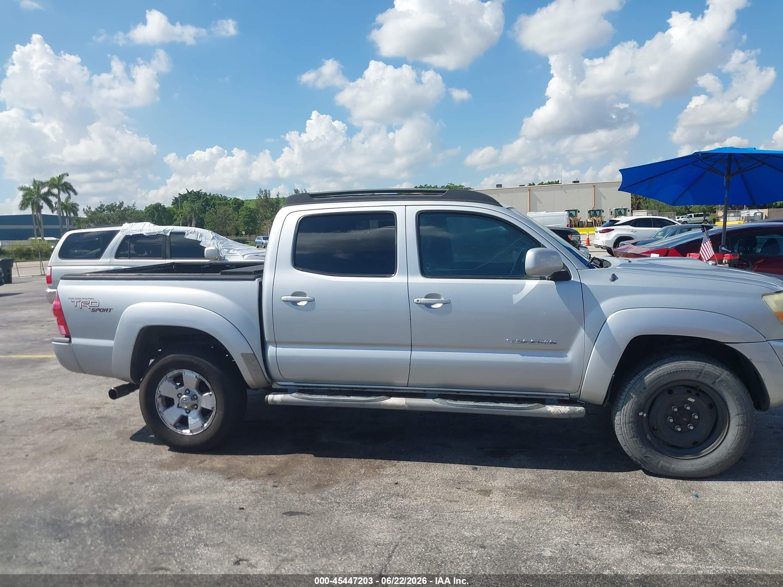 2005 Toyota Tacoma Base V6 Silver vin: 3TMLU42N45M002243
