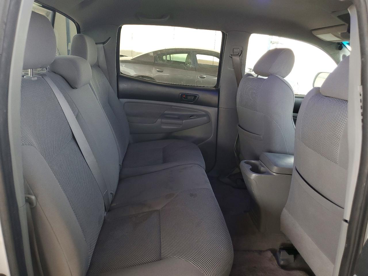 2006 Toyota Tacoma V6 Silver vin: 3TMLU42N46M007959