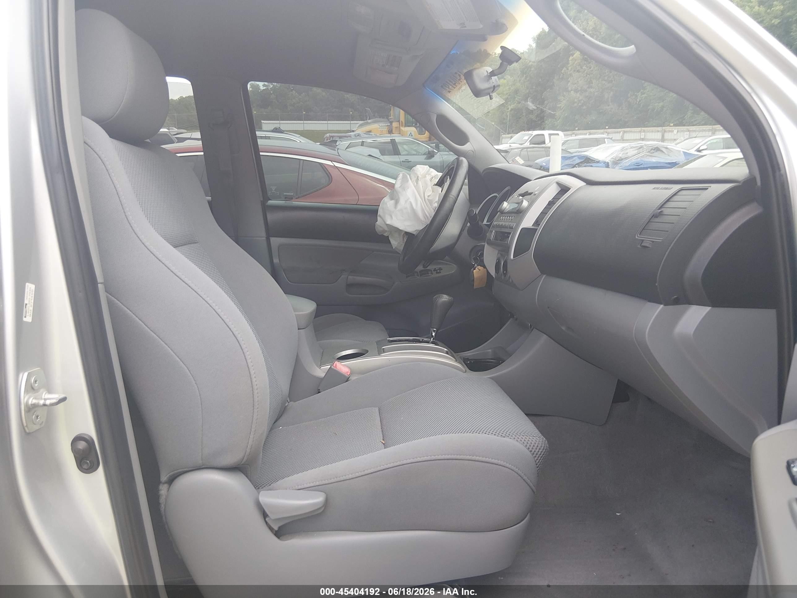 2008 Toyota Tacoma Base V6 Silver vin: 3TMLU42N48M016762