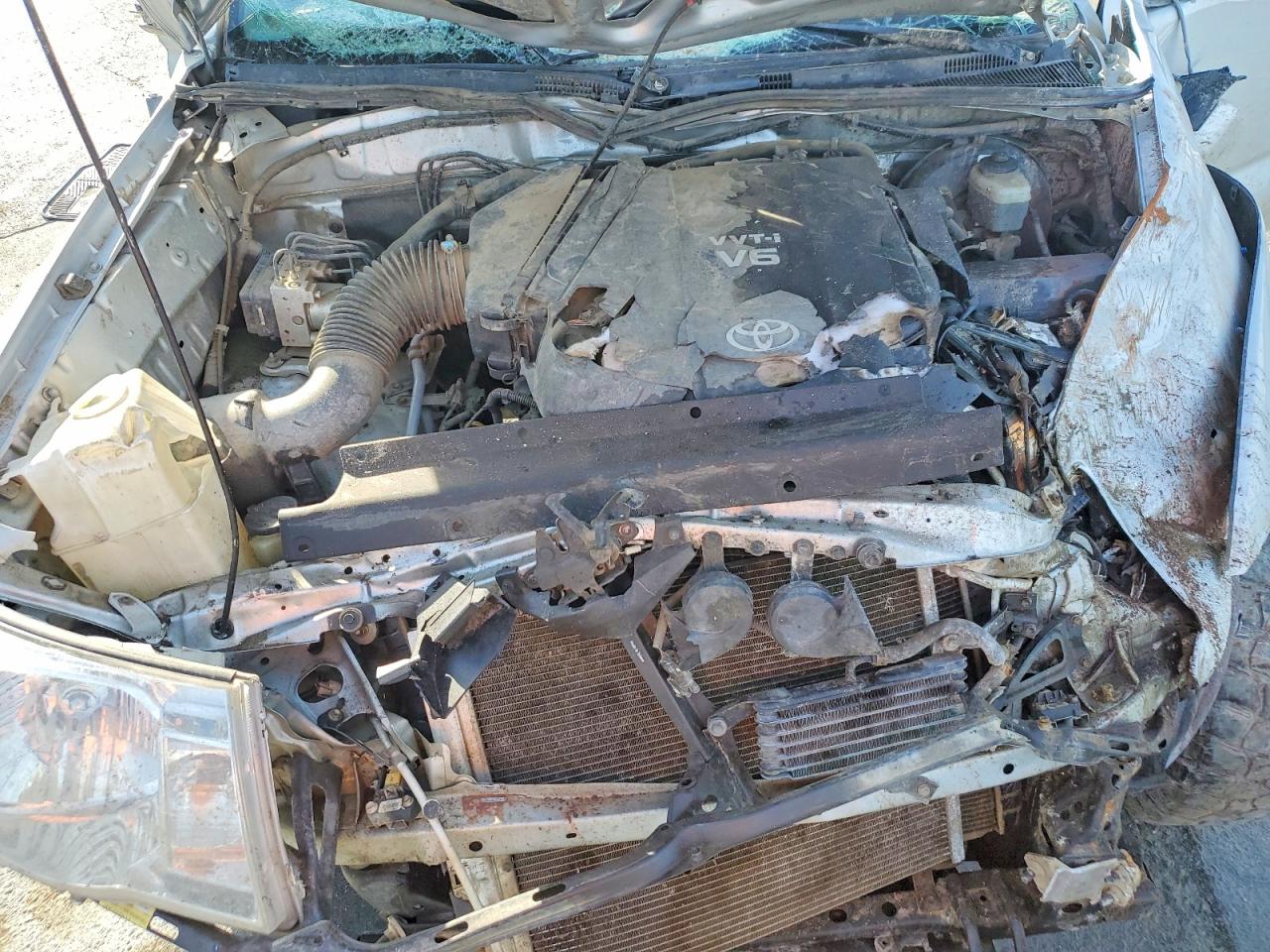 2008 Toyota Tacoma V6 Silver vin: 3TMLU42N58M015488