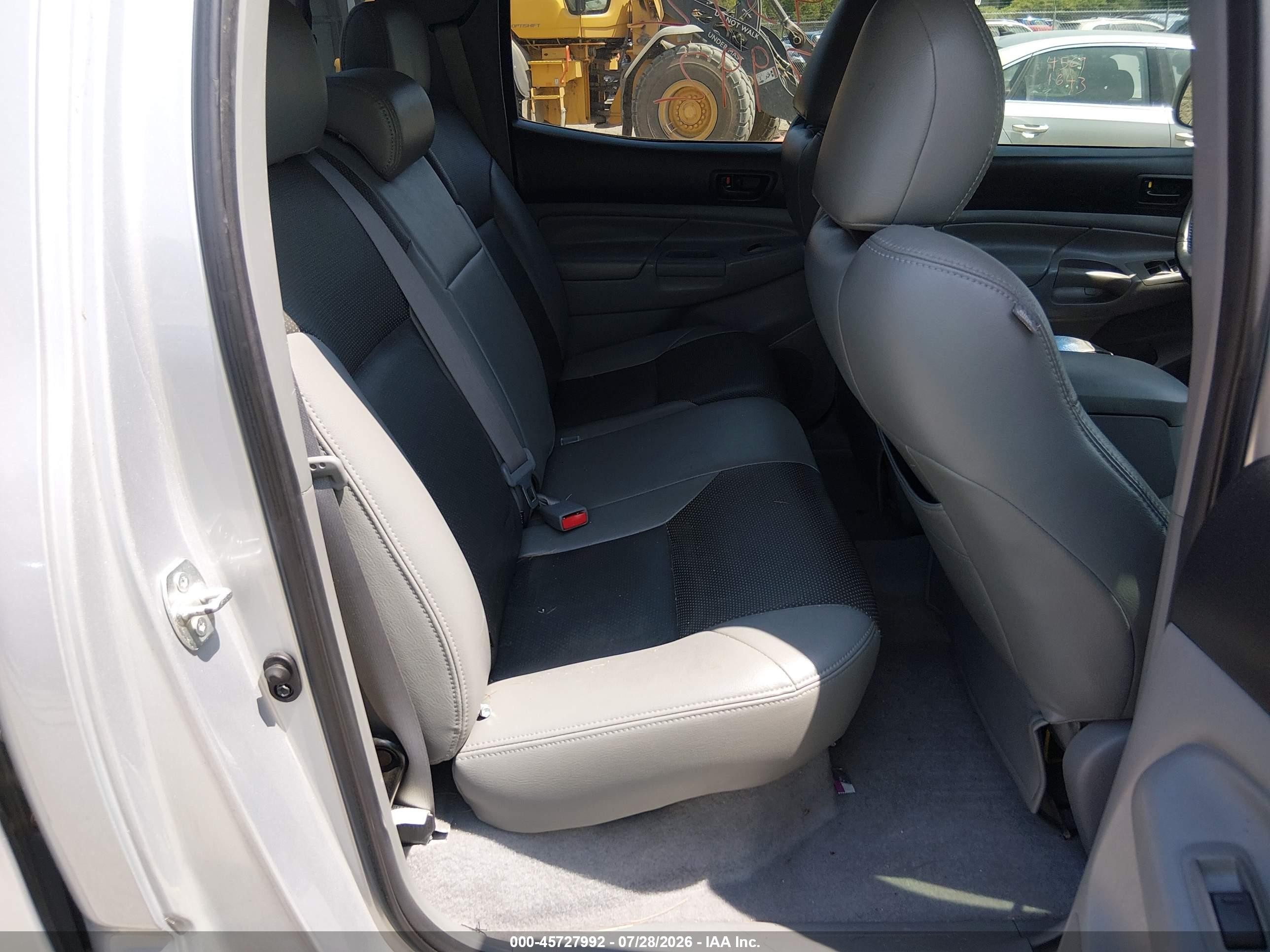2009 Toyota Tacoma Base V6 Silver vin: 3TMLU42N69M022046
