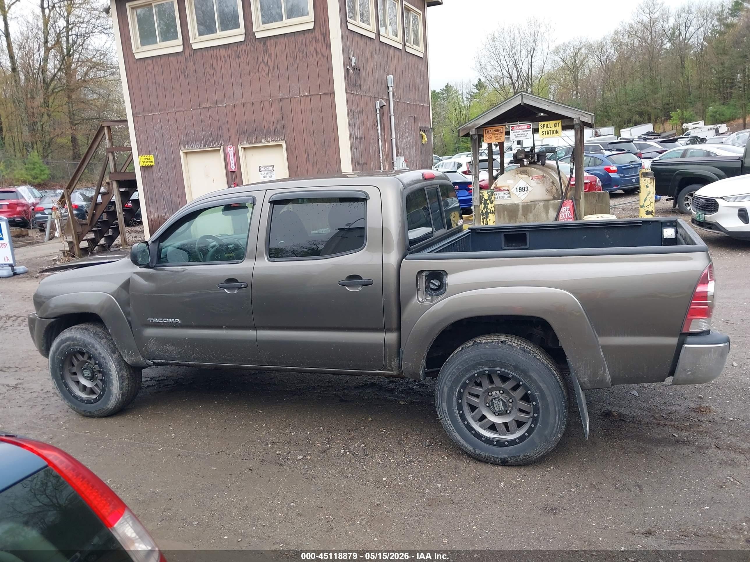 2009 Toyota Tacoma Base V6 Brown vin: 3TMLU42N69M036402