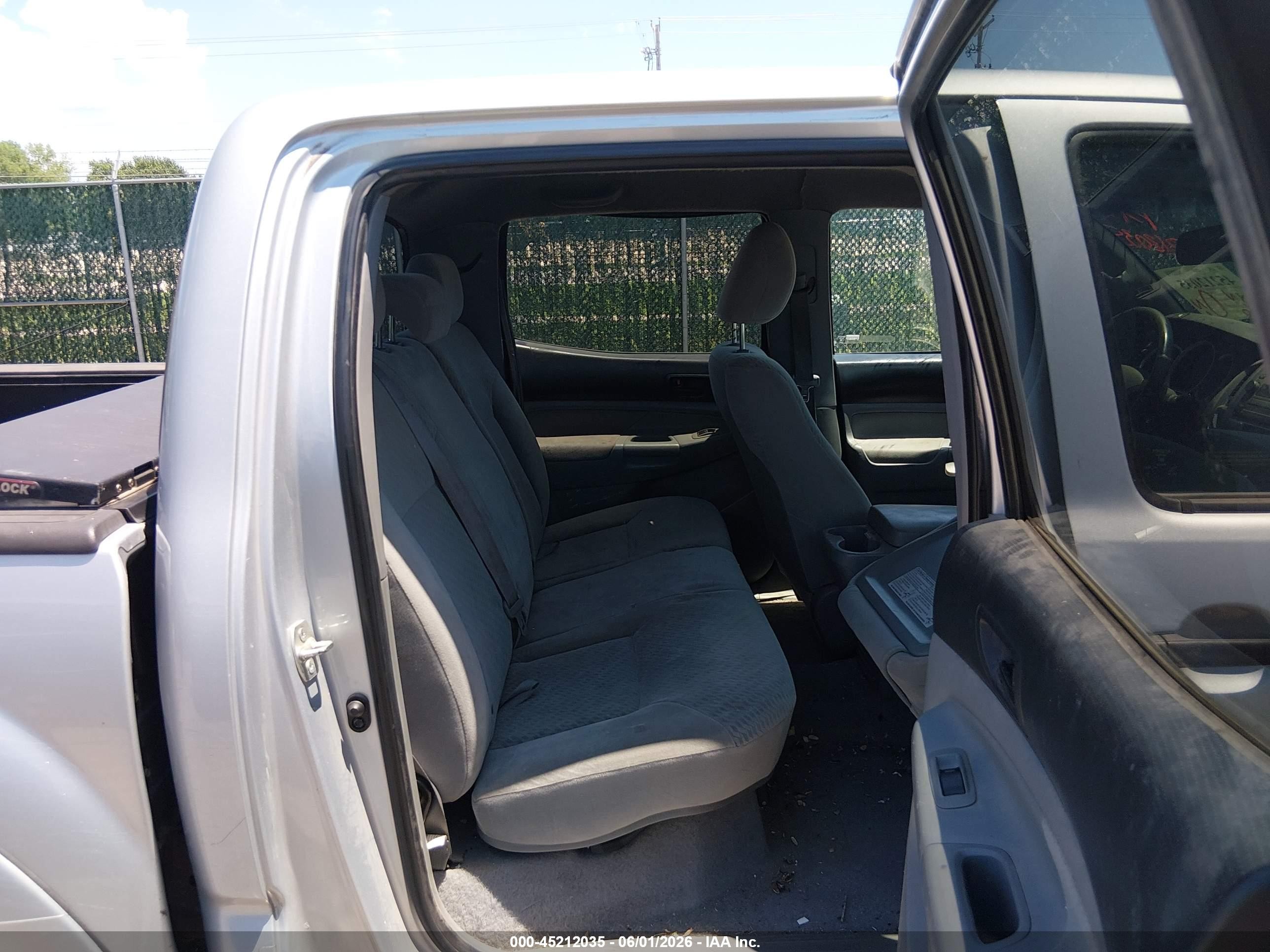 2009 Toyota Tacoma Base V6 Silver vin: 3TMLU42N89M032822