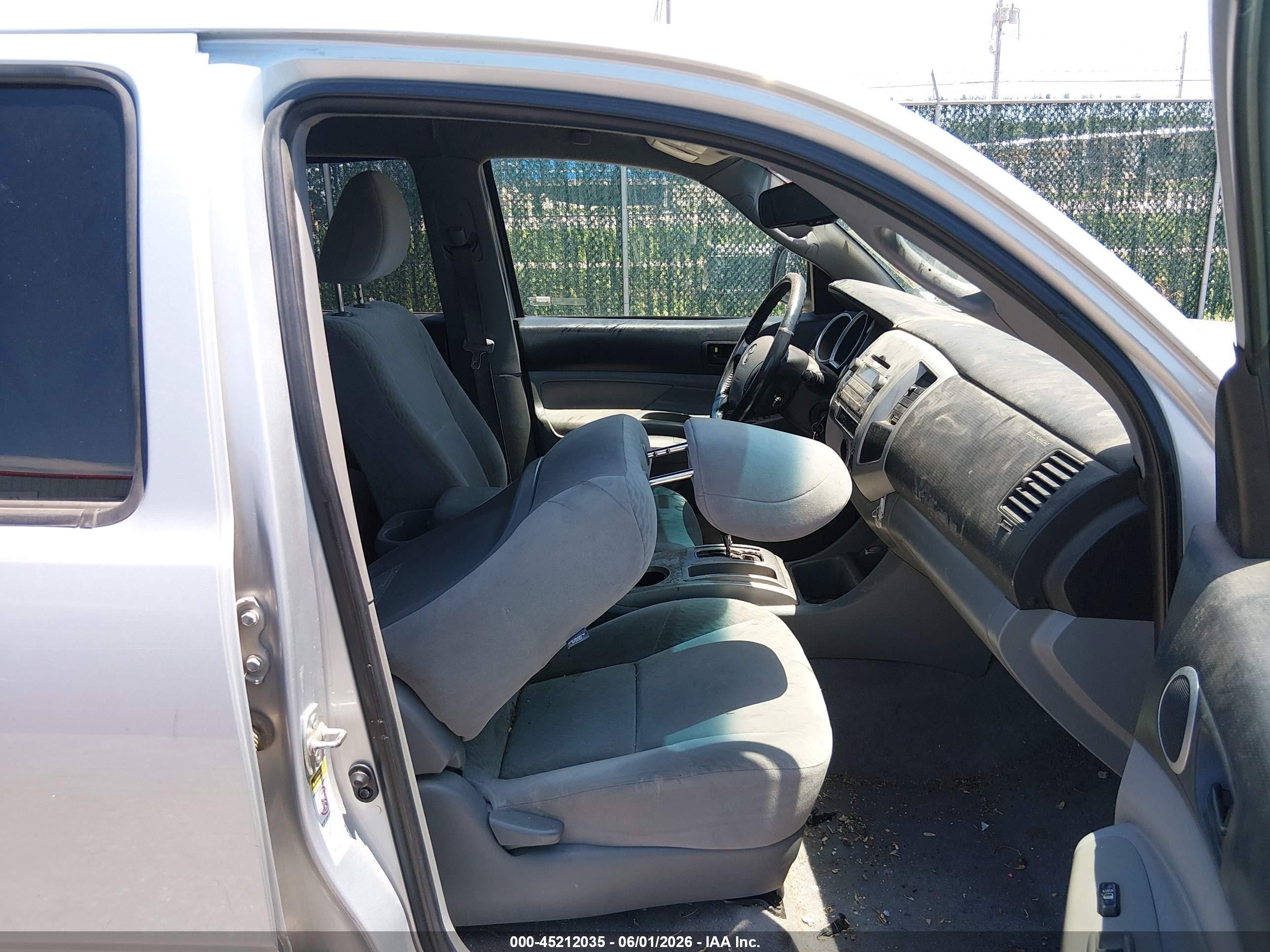 2009 Toyota Tacoma Base V6 Silver vin: 3TMLU42N89M032822