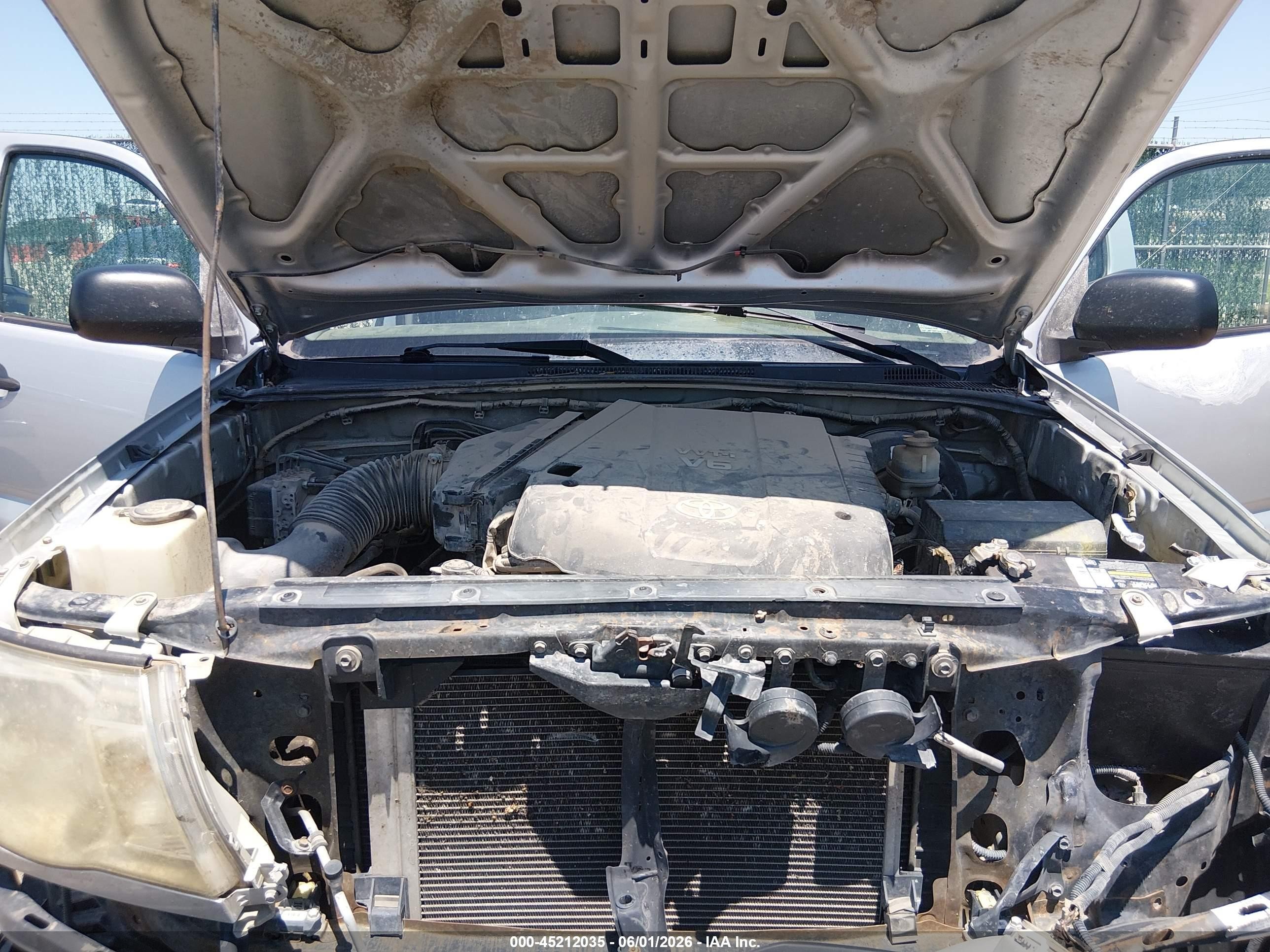 2009 Toyota Tacoma Base V6 Silver vin: 3TMLU42N89M032822