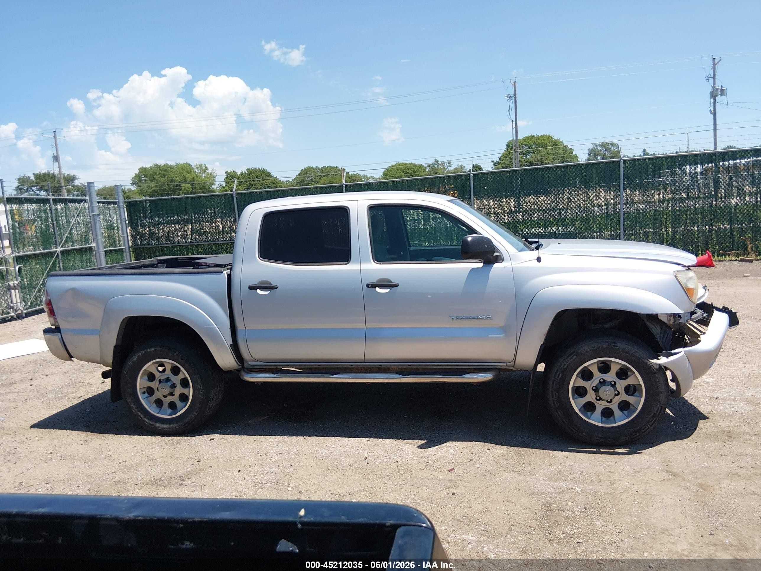 2009 Toyota Tacoma Base V6 Silver vin: 3TMLU42N89M032822