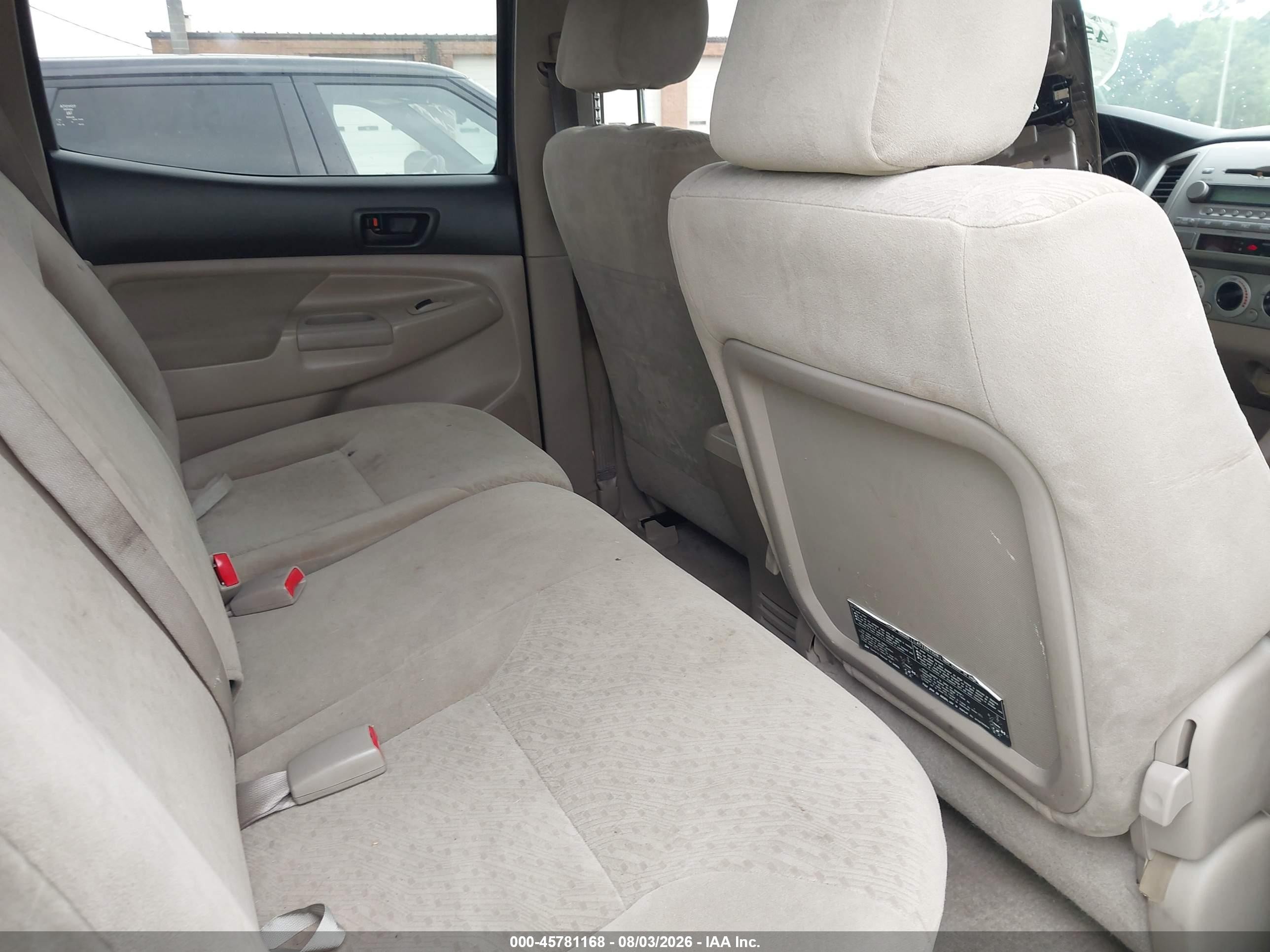 2005 Toyota Tacoma Base V6 Золотой vin: 3TMLU42N95M002786