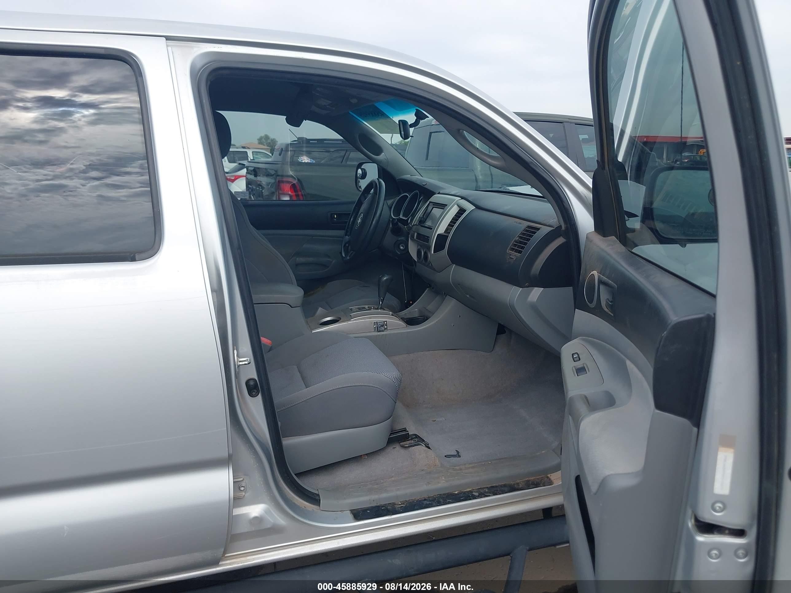 2008 Toyota Tacoma Base V6 Silver vin: 3TMLU42N98M018605