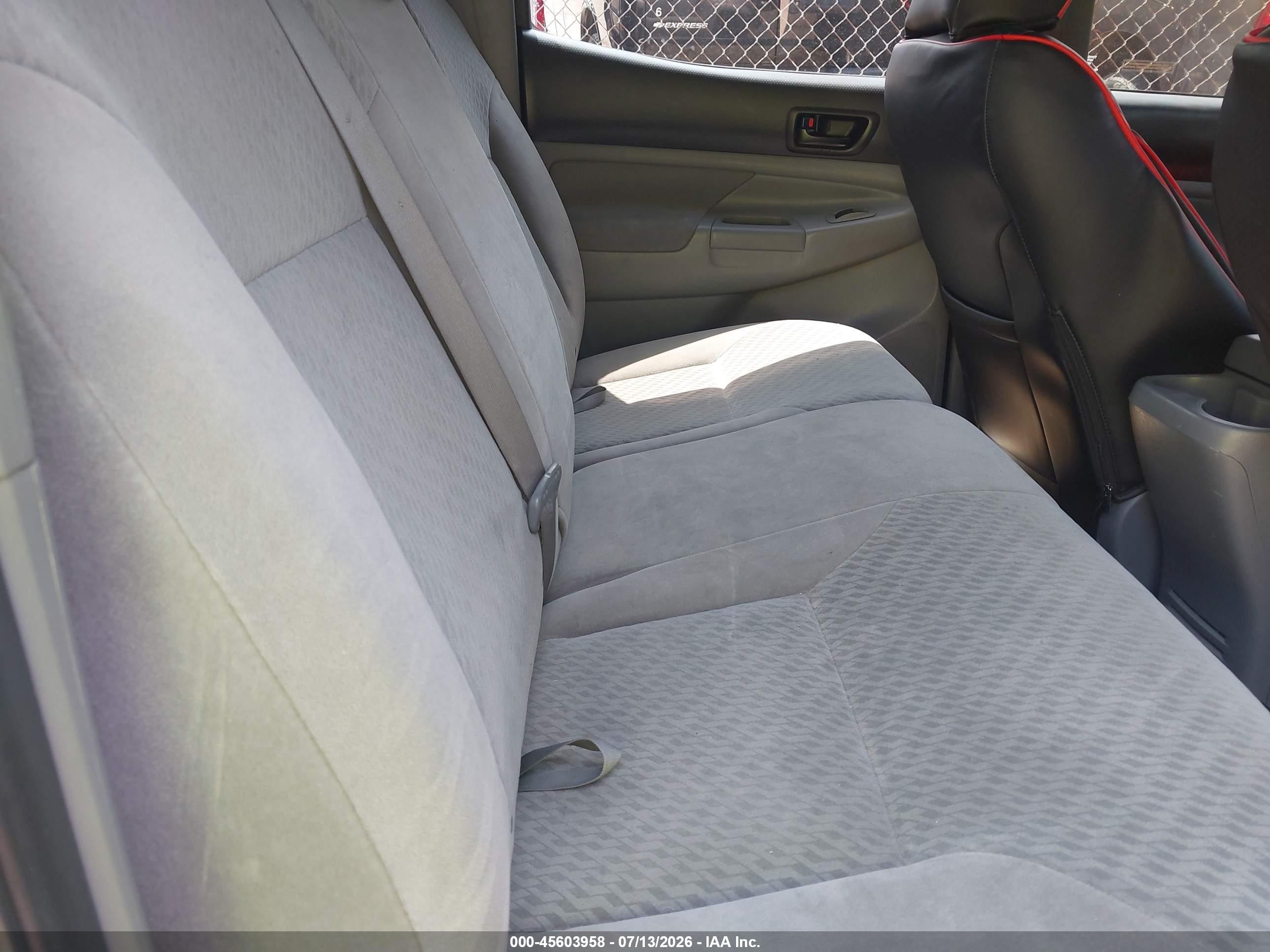 2009 Toyota Tacoma Base V6 Silver vin: 3TMLU42N99M020310