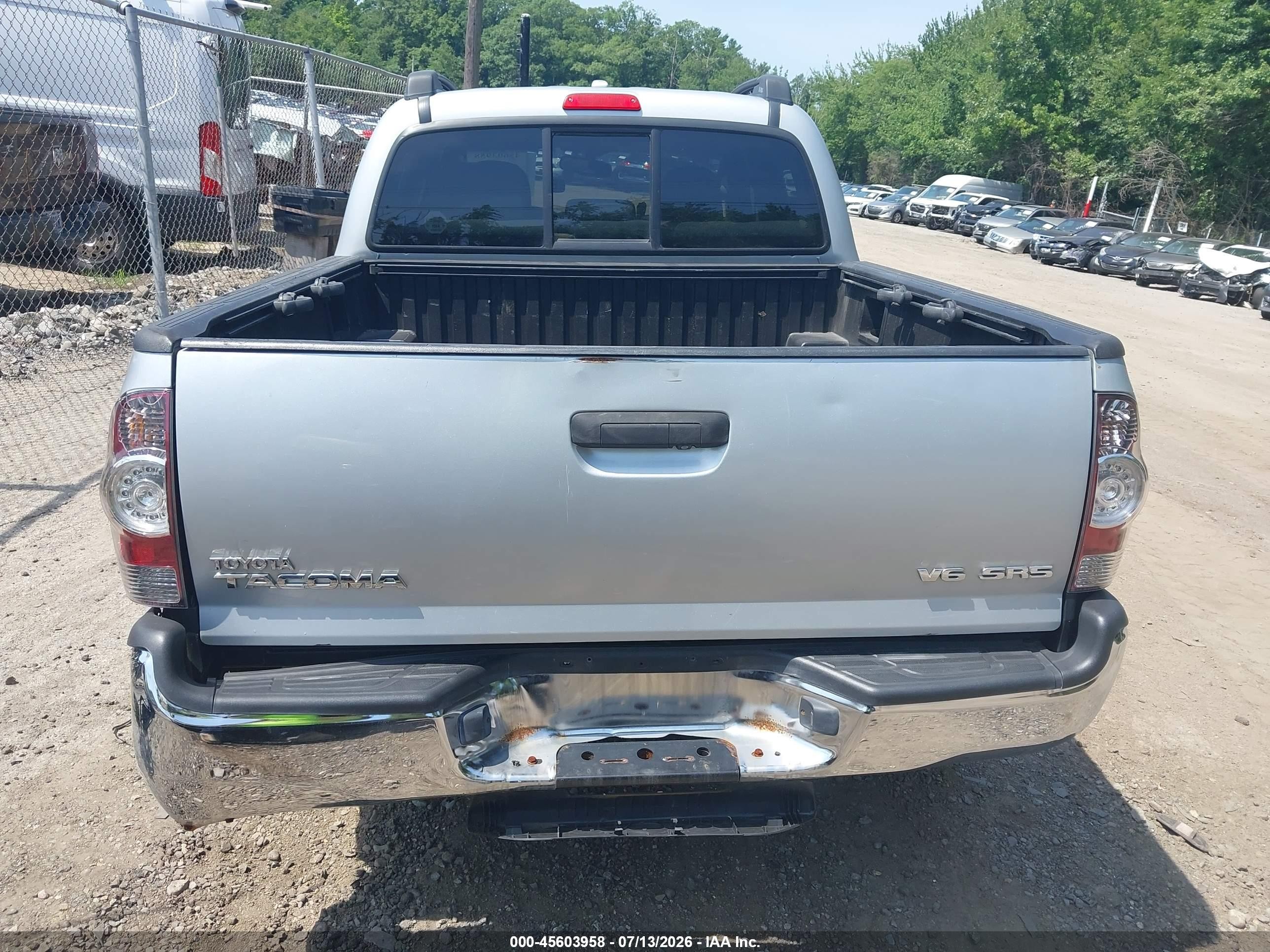 2009 Toyota Tacoma Base V6 Silver vin: 3TMLU42N99M020310