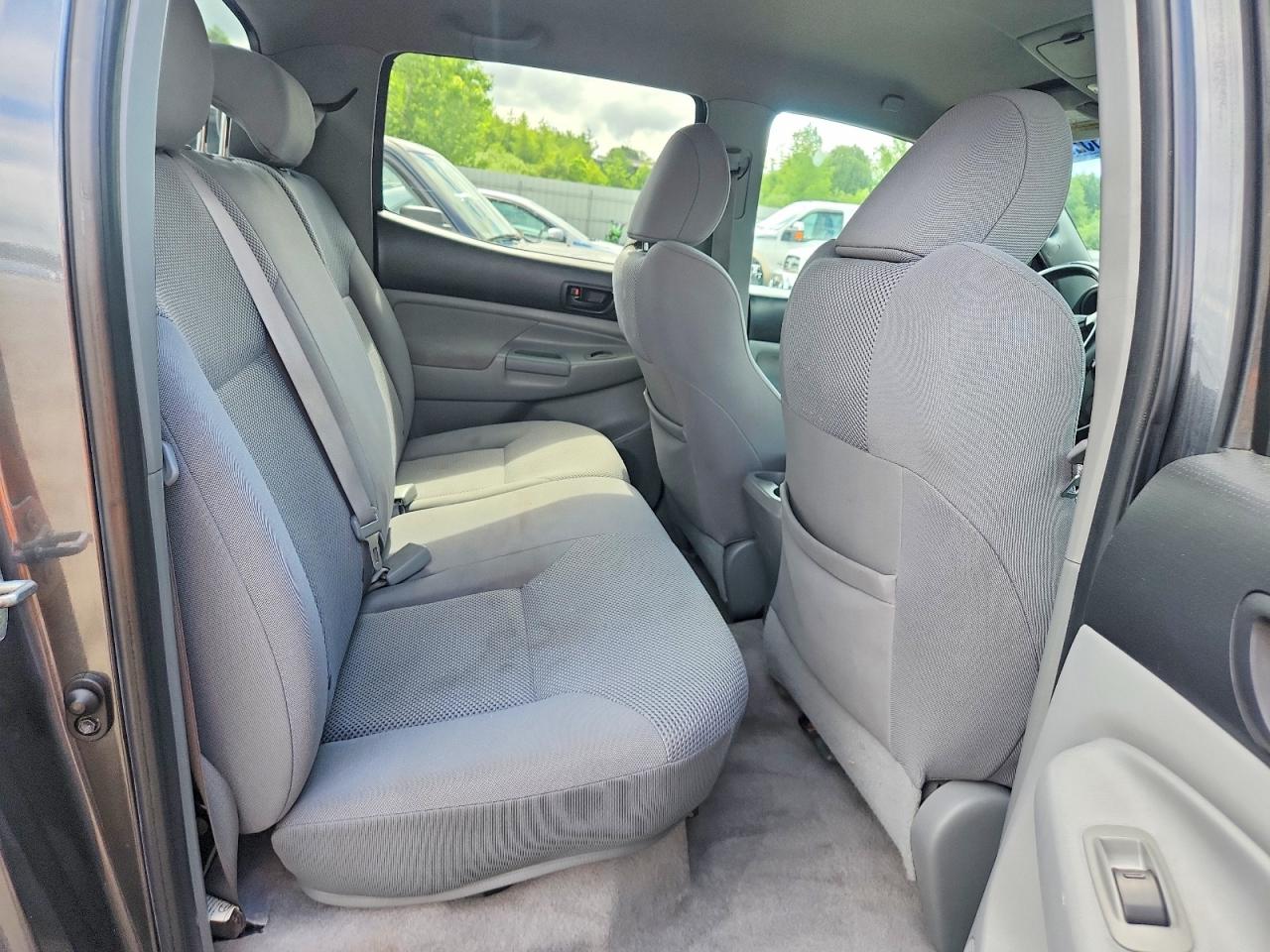 2009 Toyota Tacoma Double Cab Gray vin: 3TMLU42N99M021991