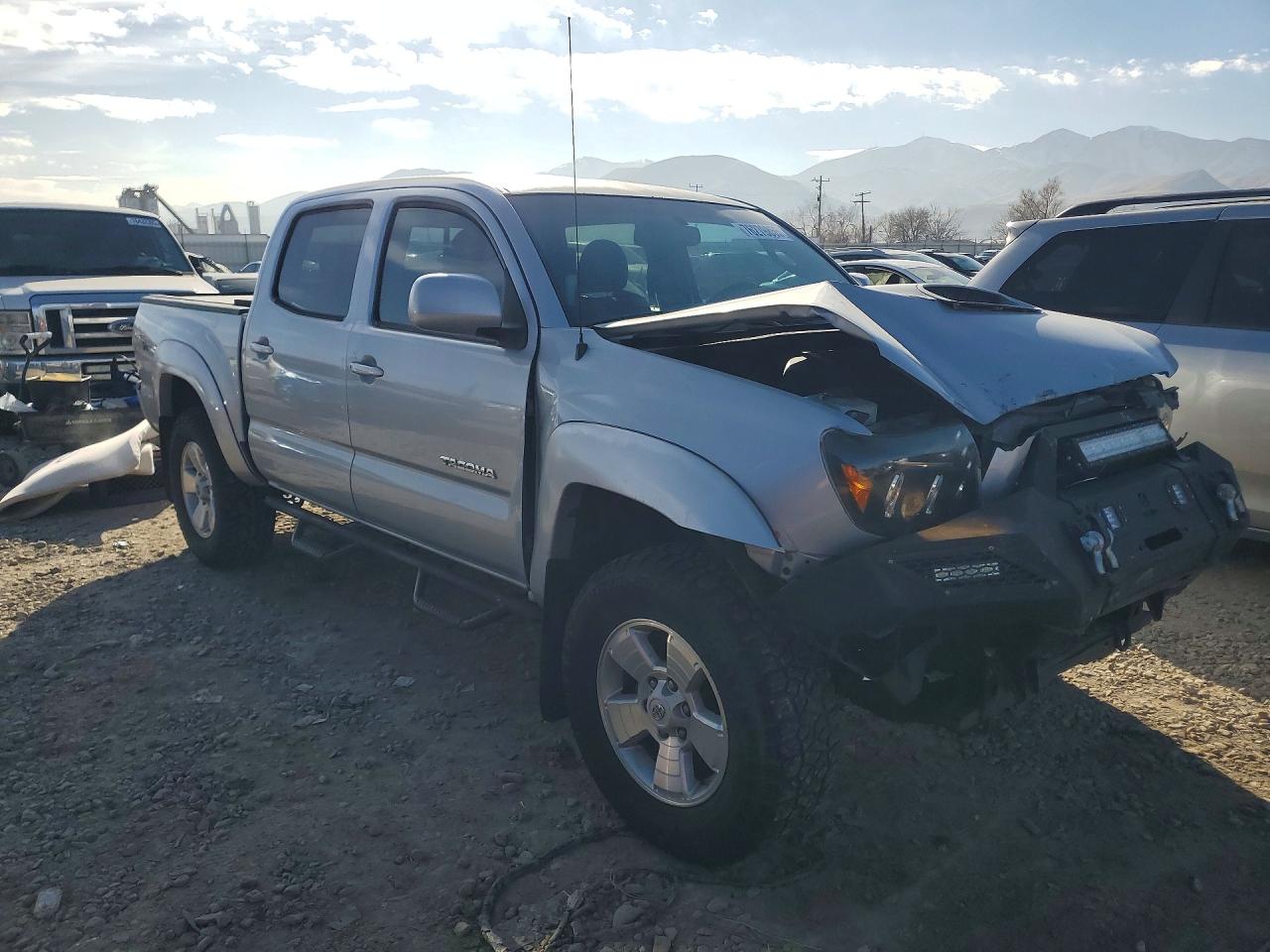 2009 Toyota Tacoma Double Cab Silver vin: 3TMLU42N99M032506