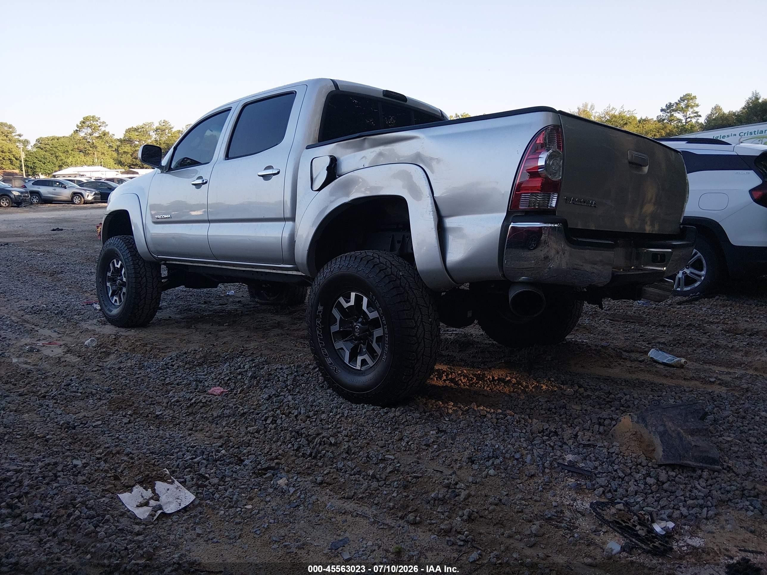 2007 Toyota Tacoma Base V6 Silver vin: 3TMLU42NX7M013329