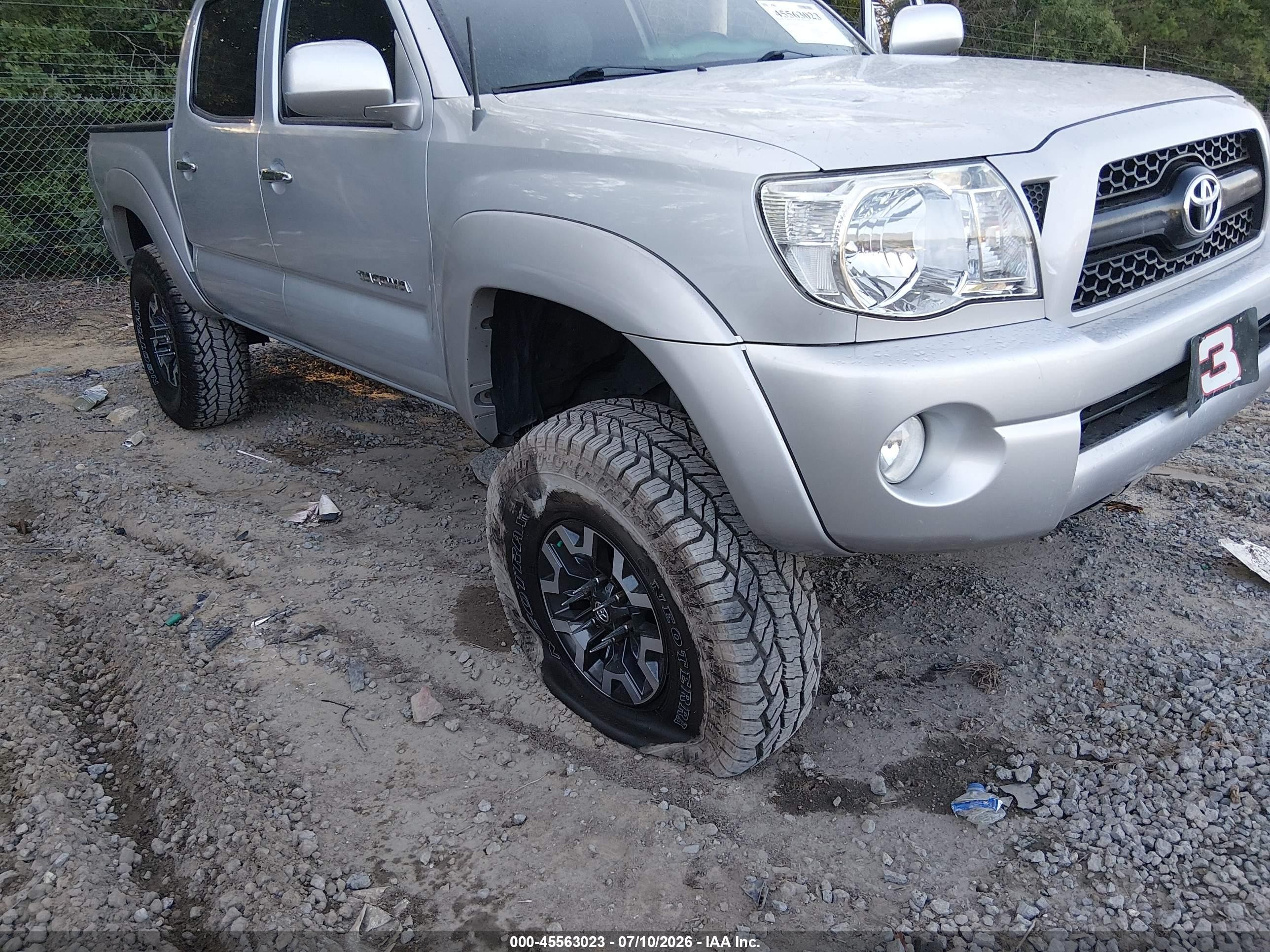 2007 Toyota Tacoma Base V6 Silver vin: 3TMLU42NX7M013329