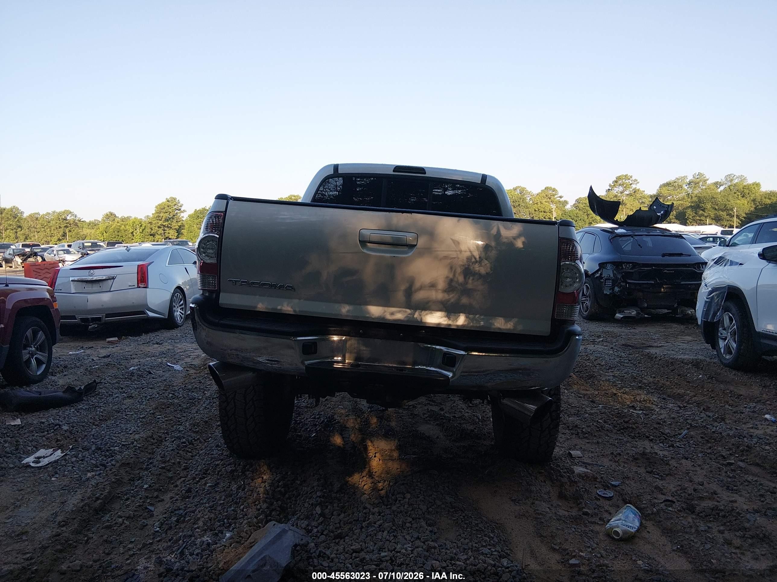 2007 Toyota Tacoma Base V6 Silver vin: 3TMLU42NX7M013329
