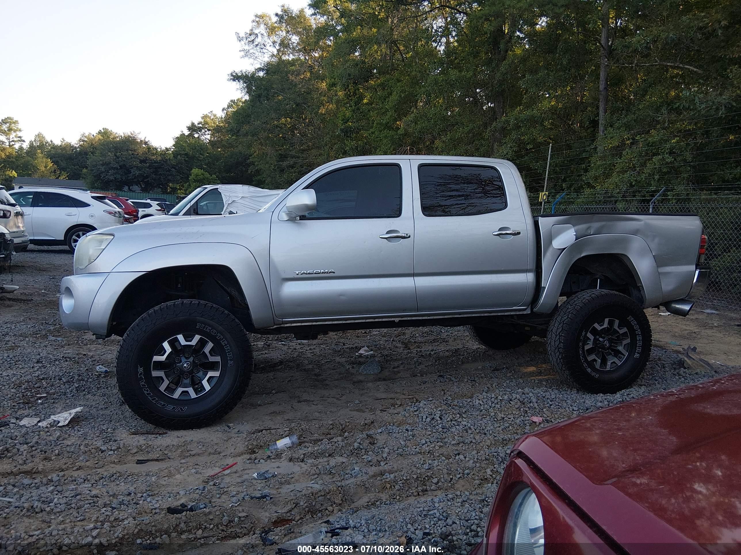 2007 Toyota Tacoma Base V6 Silver vin: 3TMLU42NX7M013329