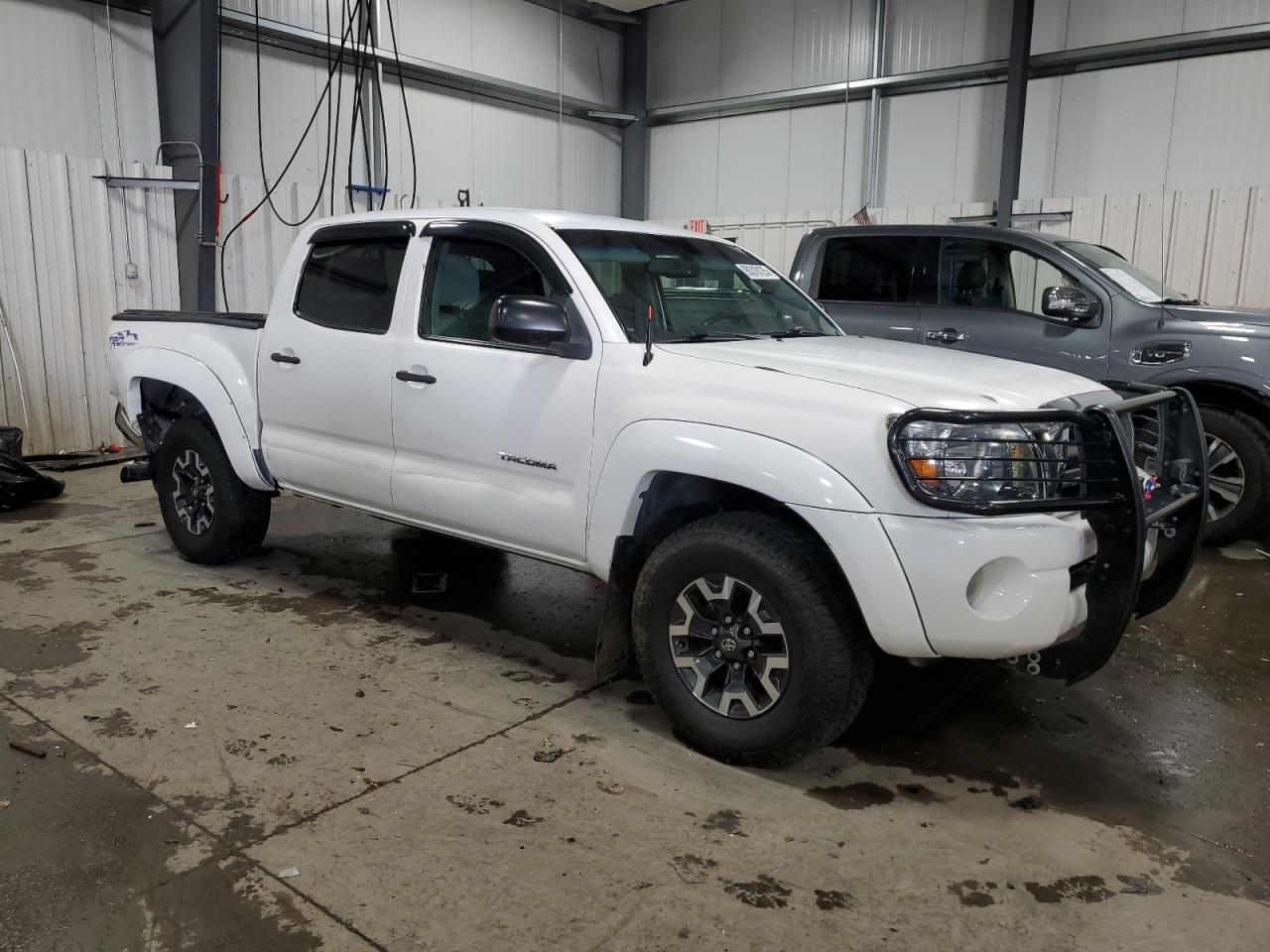 2009 Toyota Tacoma Double Cab White vin: 3TMLU42NX9M024494