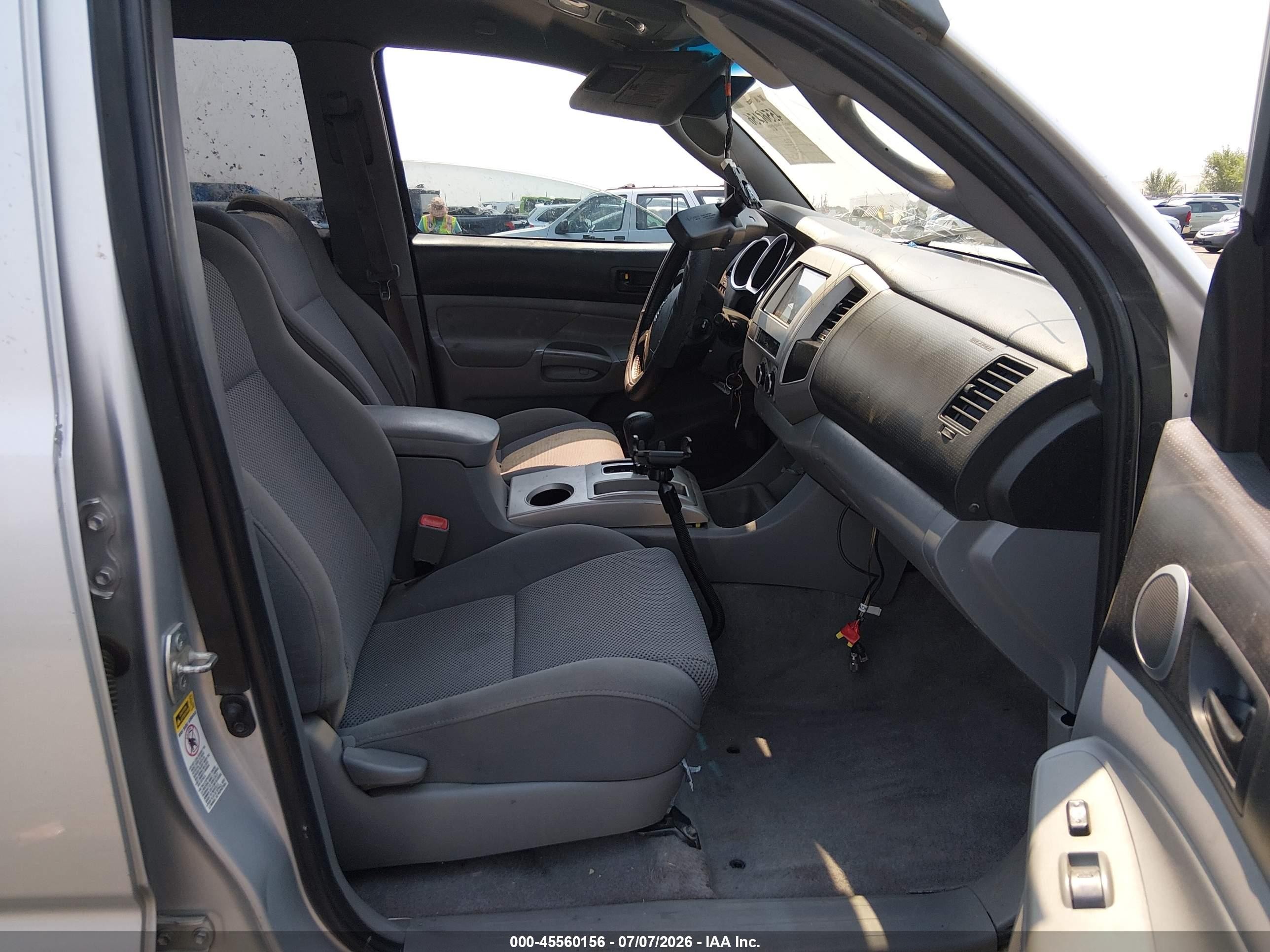 2010 Toyota Tacoma Base V6 Silver vin: 3TMLU4EN0AM038128