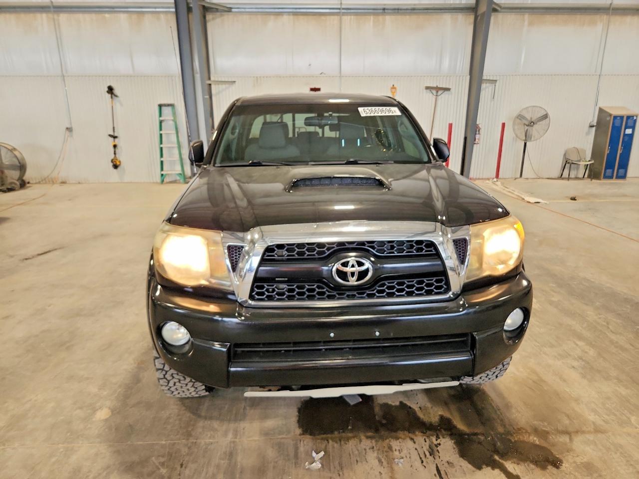 2011 Toyota Tacoma Black vin: 3TMLU4EN0BM061586