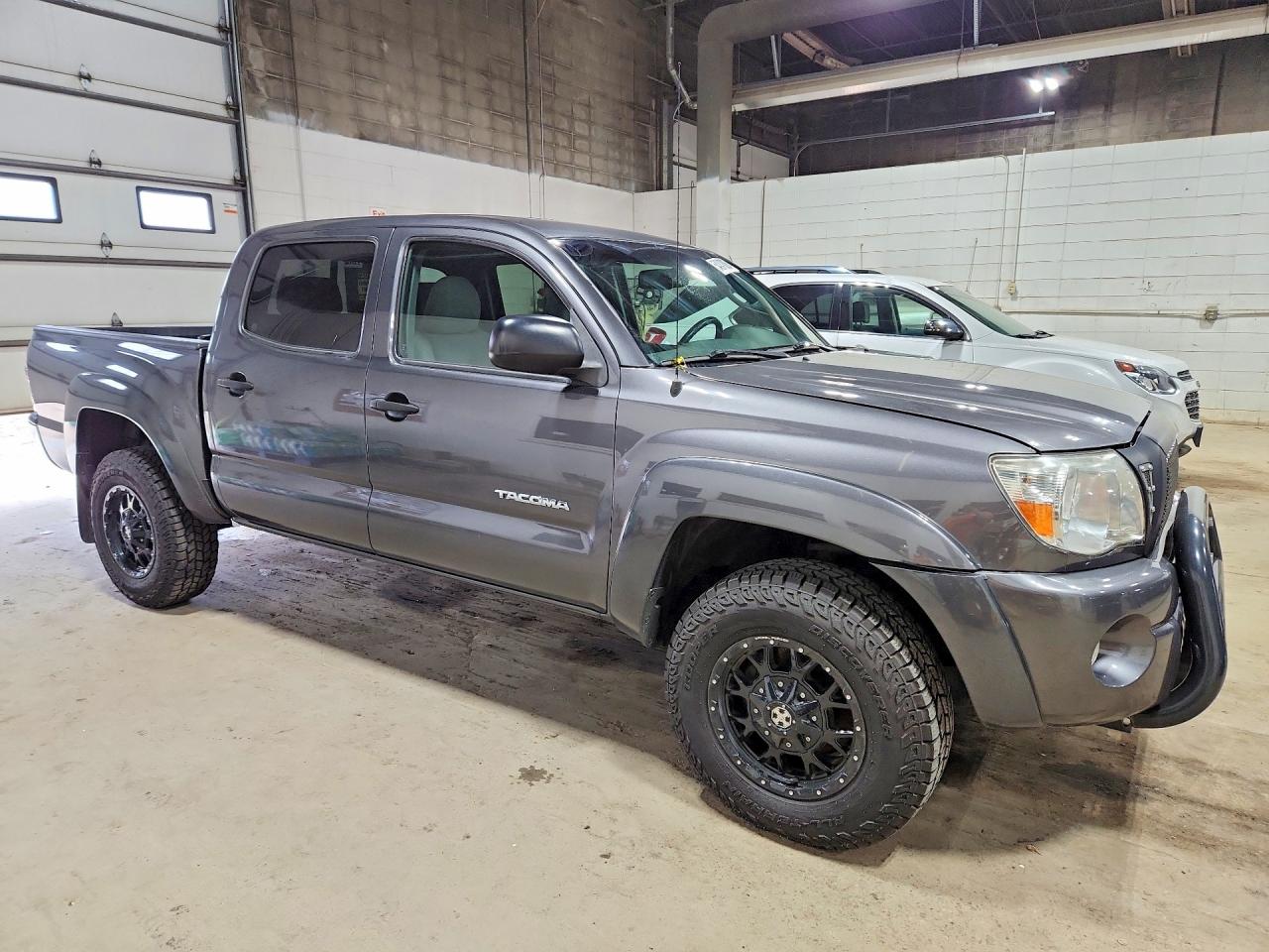 2011 Toyota Tacoma Double Cab Серый vin: 3TMLU4EN0BM064472