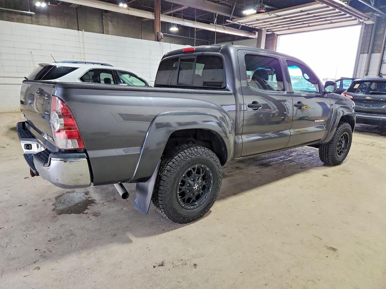 2011 Toyota Tacoma Double Cab Серый vin: 3TMLU4EN0BM064472