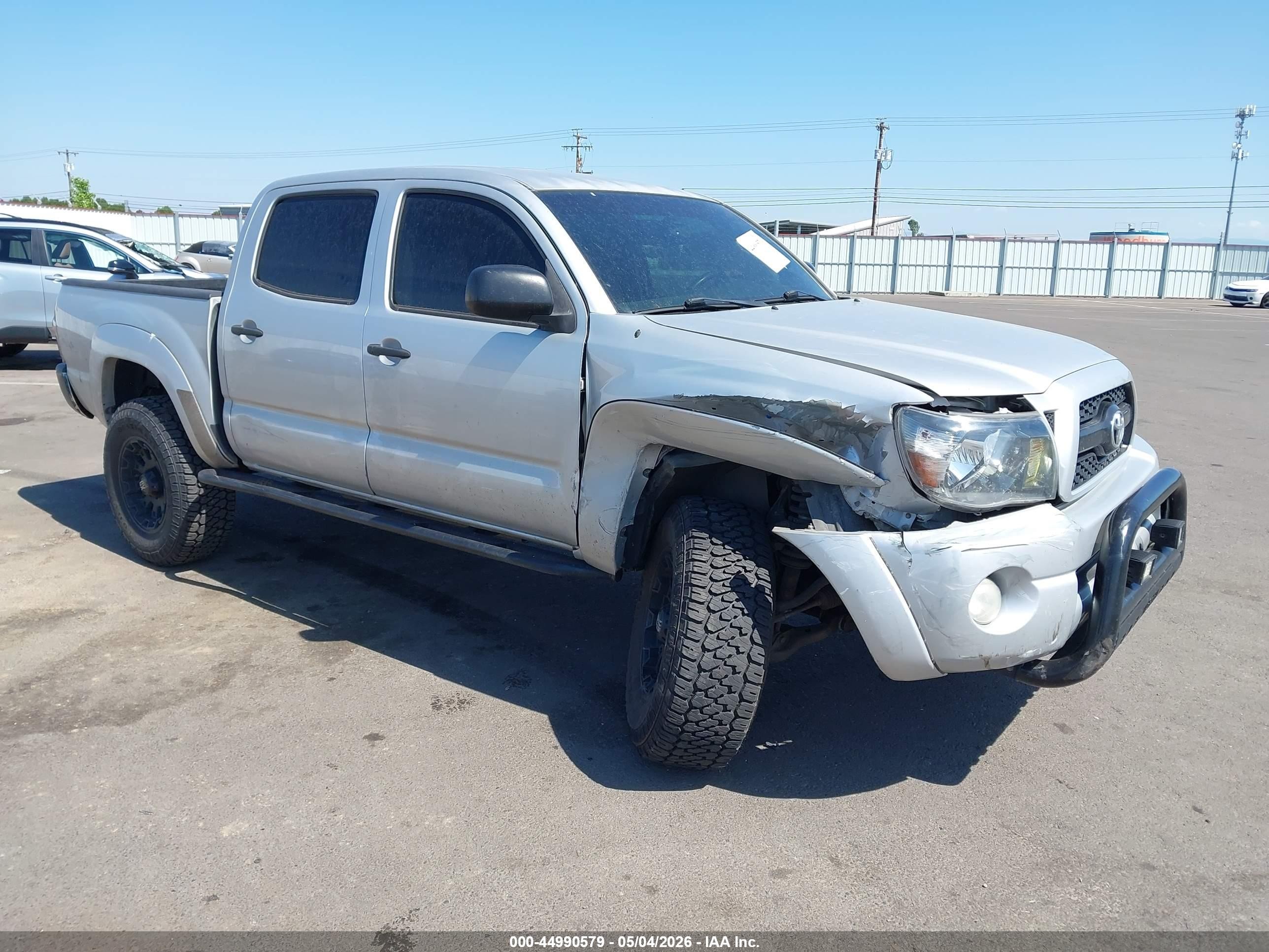 2011 Toyota Tacoma Base V6 Silver vin: 3TMLU4EN0BM071065