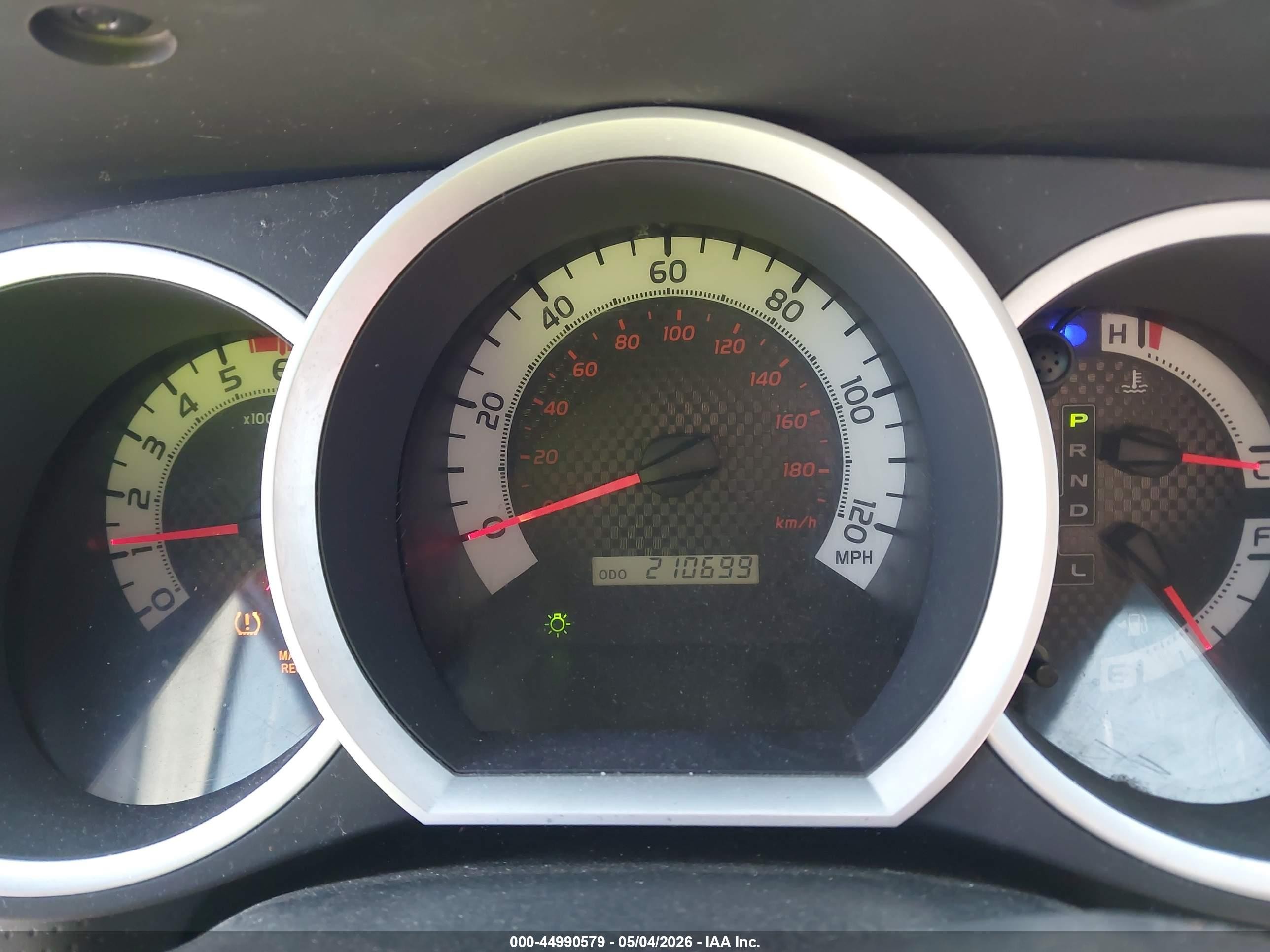 2011 Toyota Tacoma Base V6 Silver vin: 3TMLU4EN0BM071065
