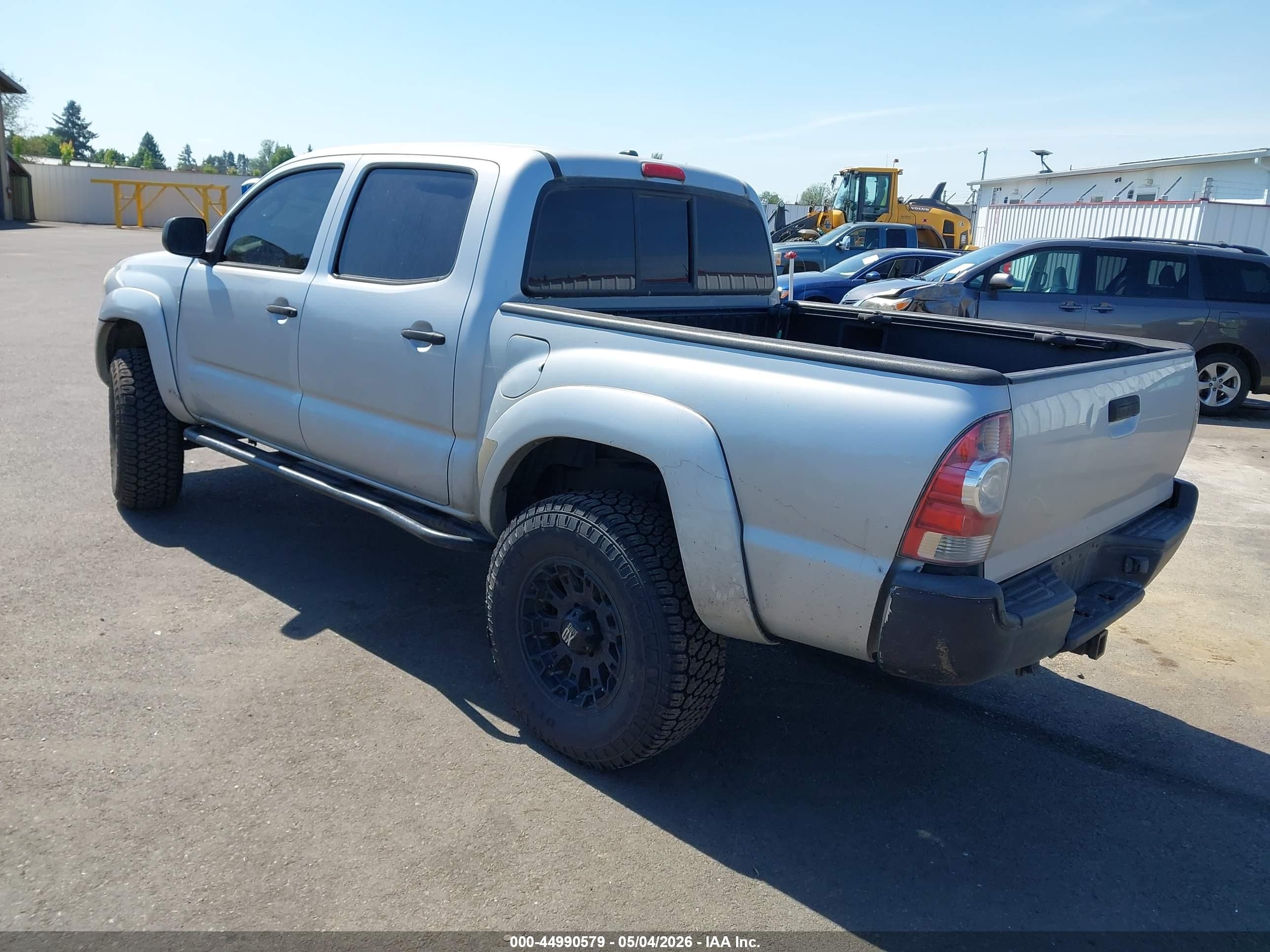 2011 Toyota Tacoma Base V6 Silver vin: 3TMLU4EN0BM071065