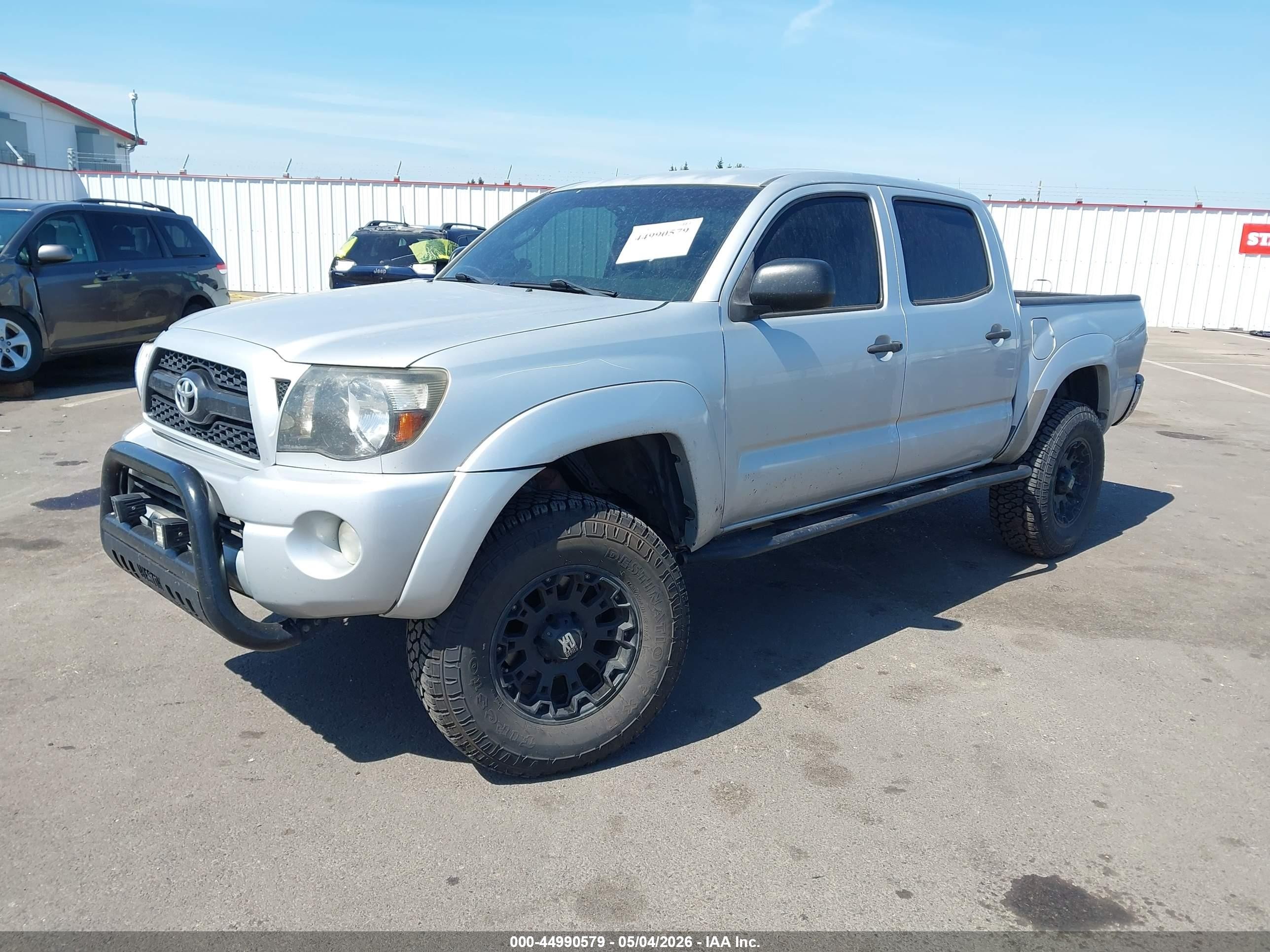 2011 Toyota Tacoma Base V6 Silver vin: 3TMLU4EN0BM071065