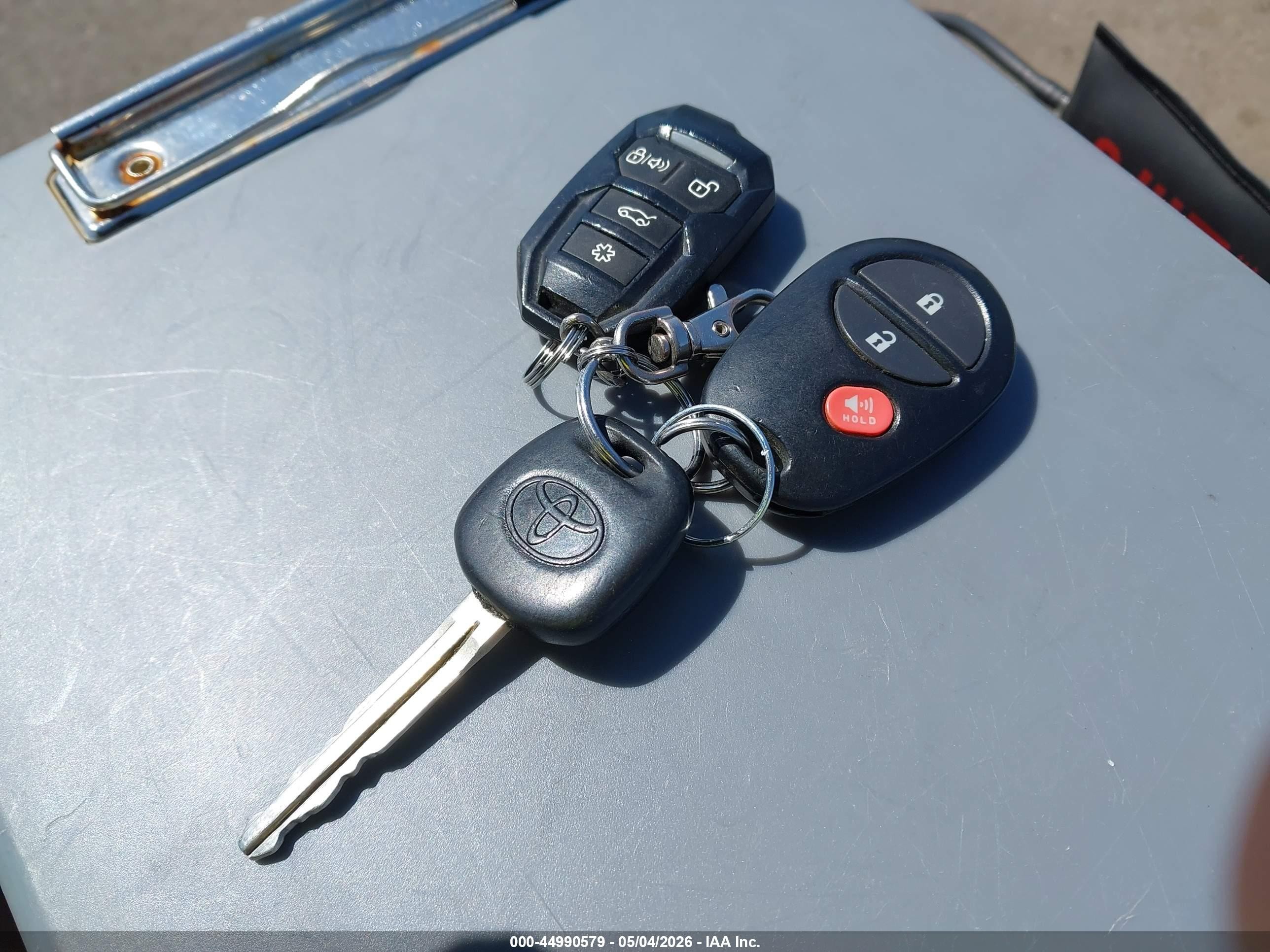 2011 Toyota Tacoma Base V6 Silver vin: 3TMLU4EN0BM071065