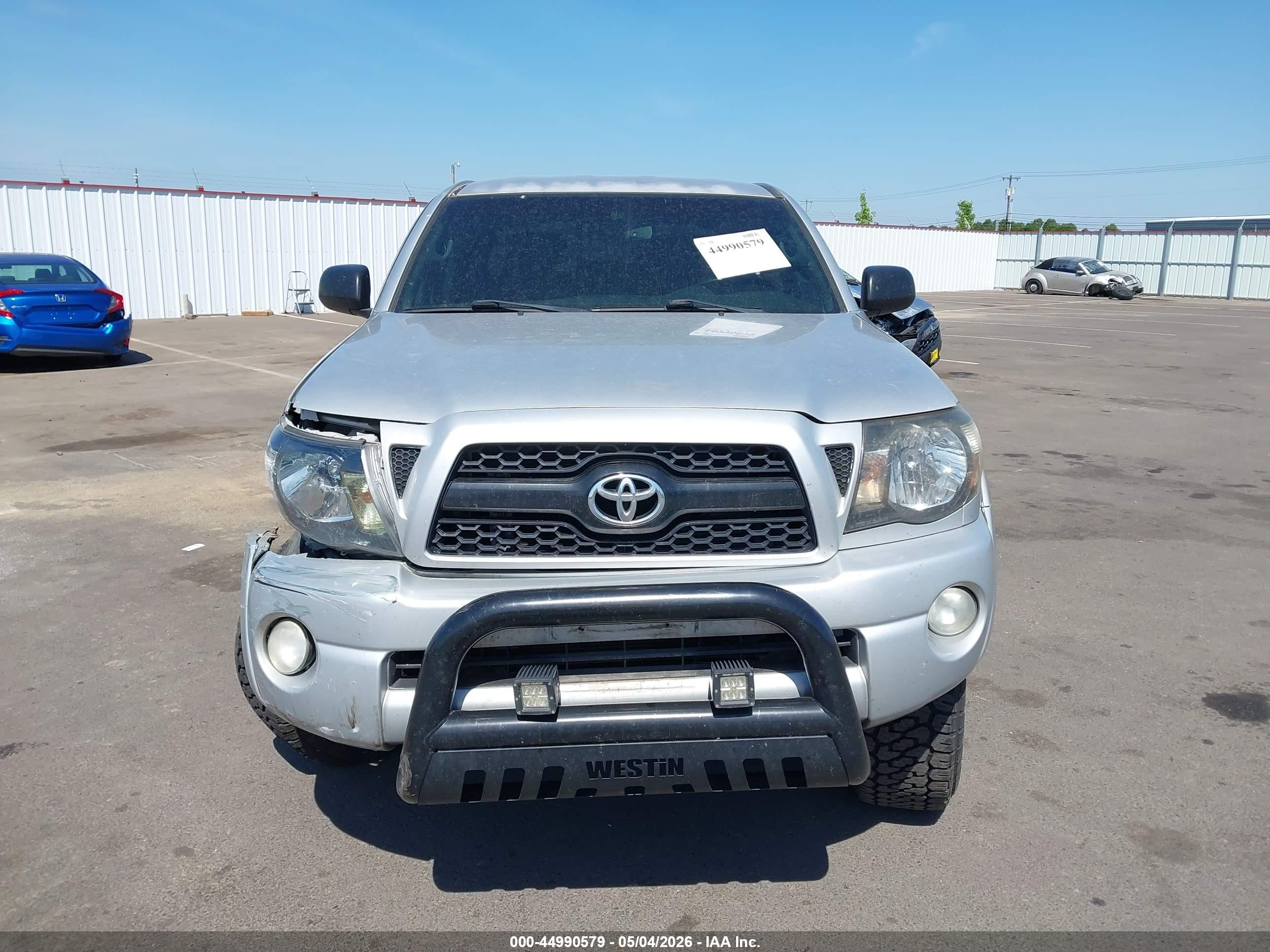 2011 Toyota Tacoma Base V6 Silver vin: 3TMLU4EN0BM071065