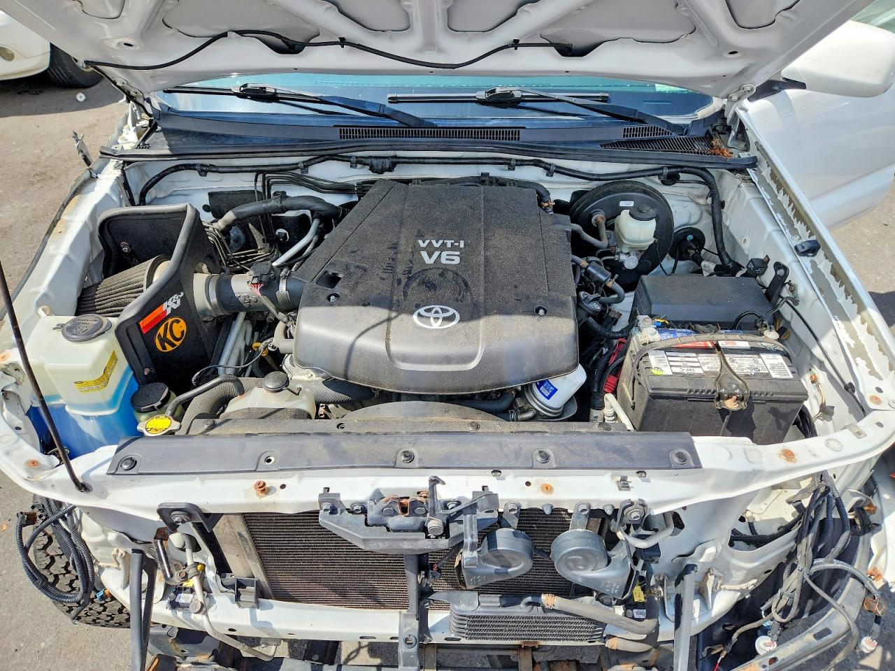 2011 Toyota Tacoma V6 White vin: 3TMLU4EN0BM078565