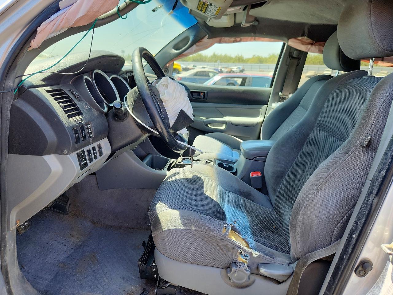 2011 Toyota Tacoma V6 Silver vin: 3TMLU4EN0BM080011