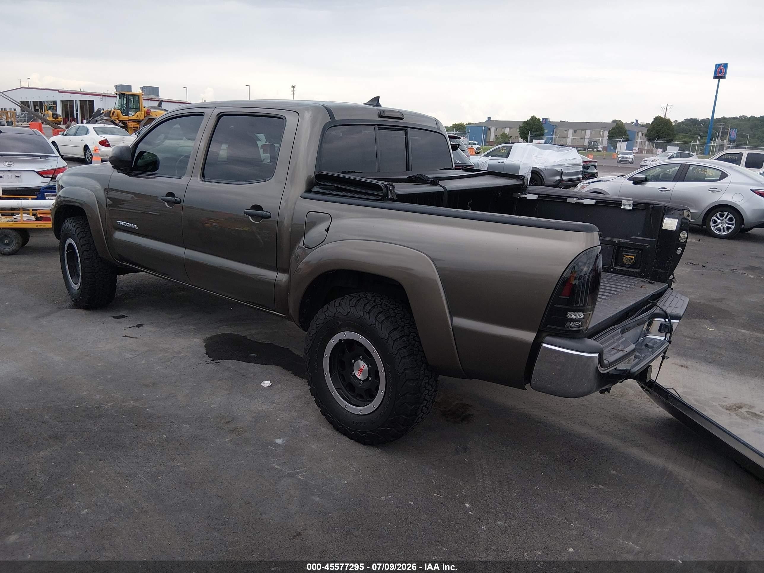 2012 Toyota Tacoma Base V6 Gray vin: 3TMLU4EN0CM082665