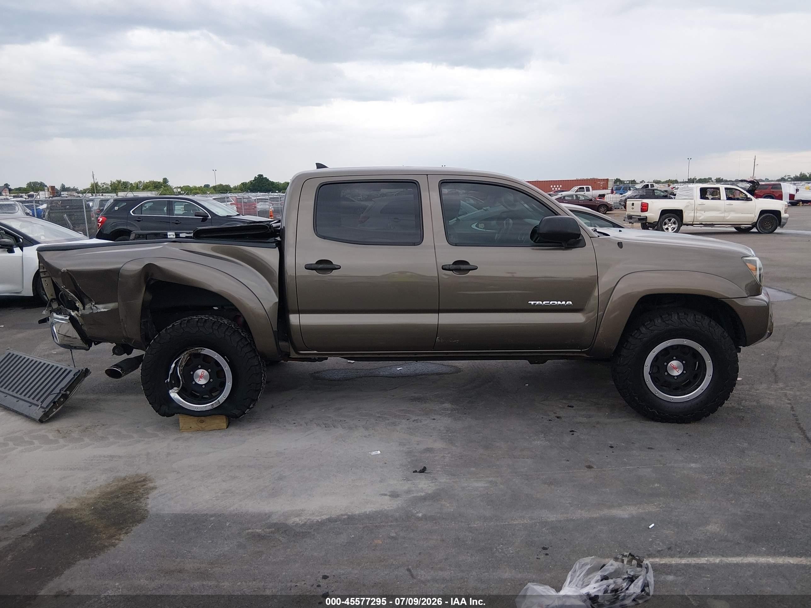 2012 Toyota Tacoma Base V6 Gray vin: 3TMLU4EN0CM082665