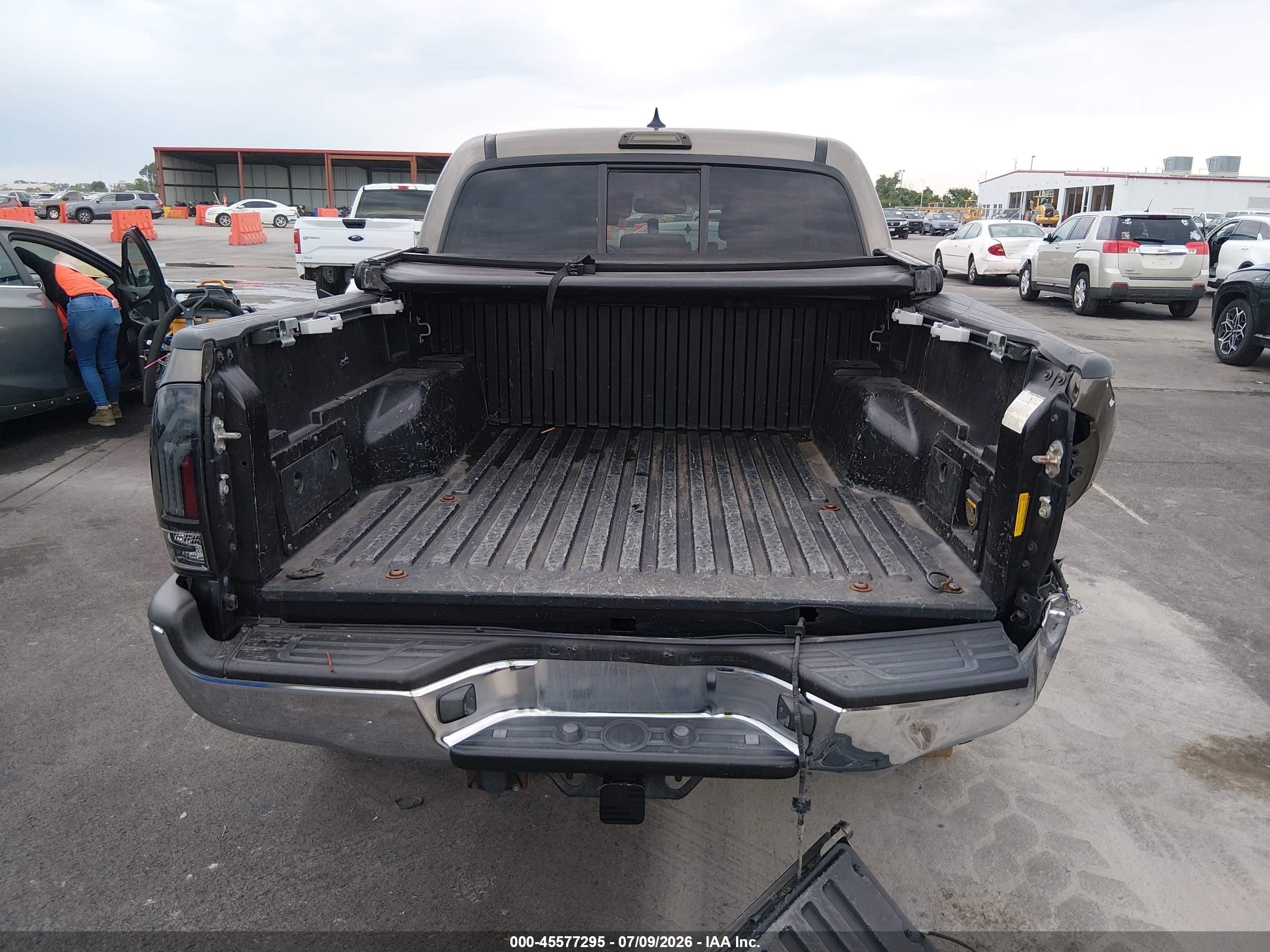 2012 Toyota Tacoma Base V6 Gray vin: 3TMLU4EN0CM082665