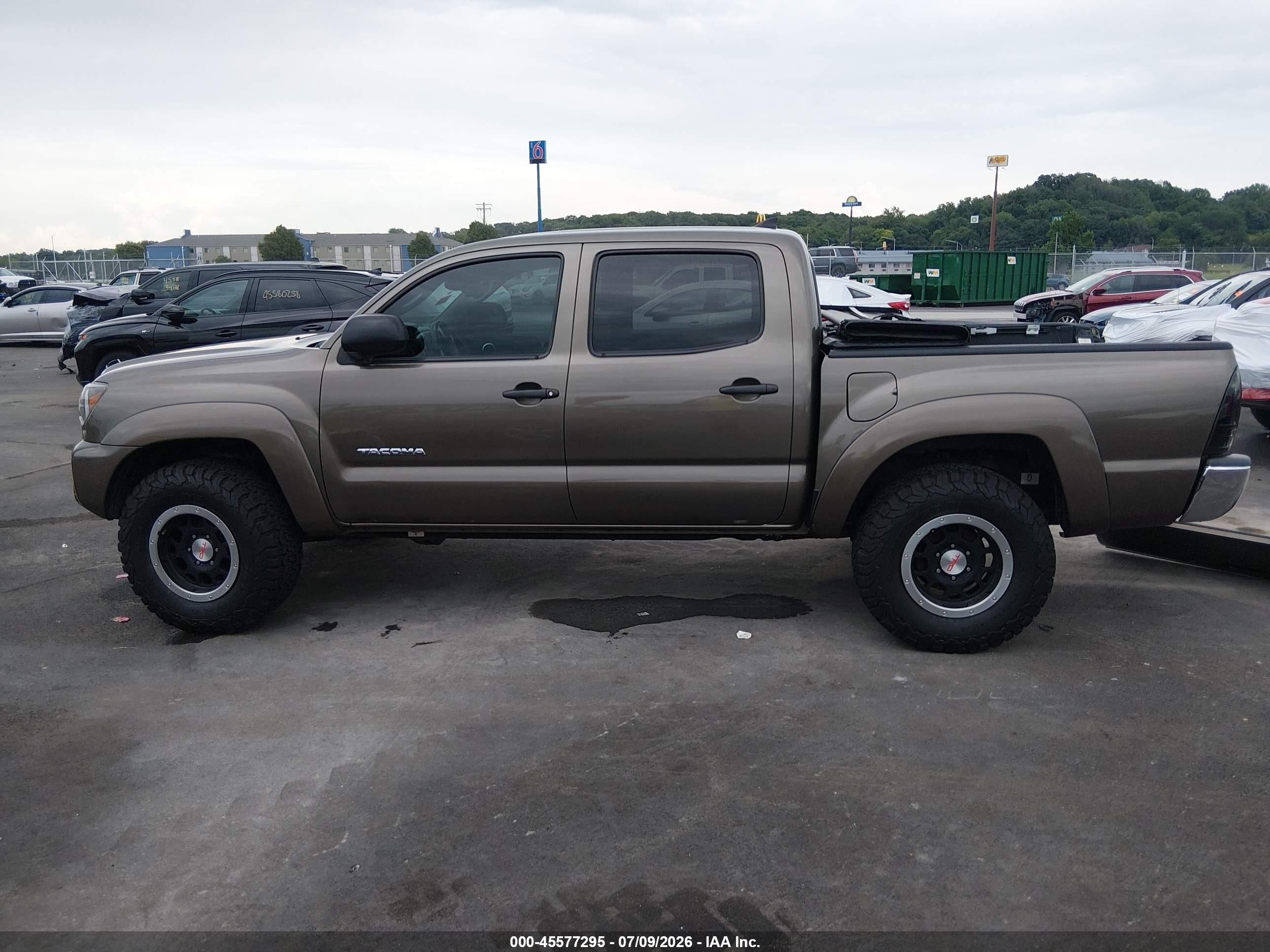 2012 Toyota Tacoma Base V6 Gray vin: 3TMLU4EN0CM082665