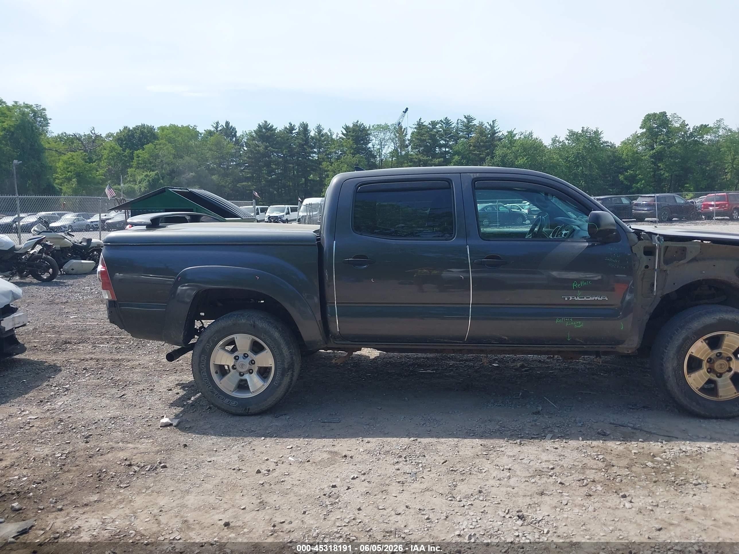 2012 Toyota Tacoma Base V6 Gray vin: 3TMLU4EN0CM088983