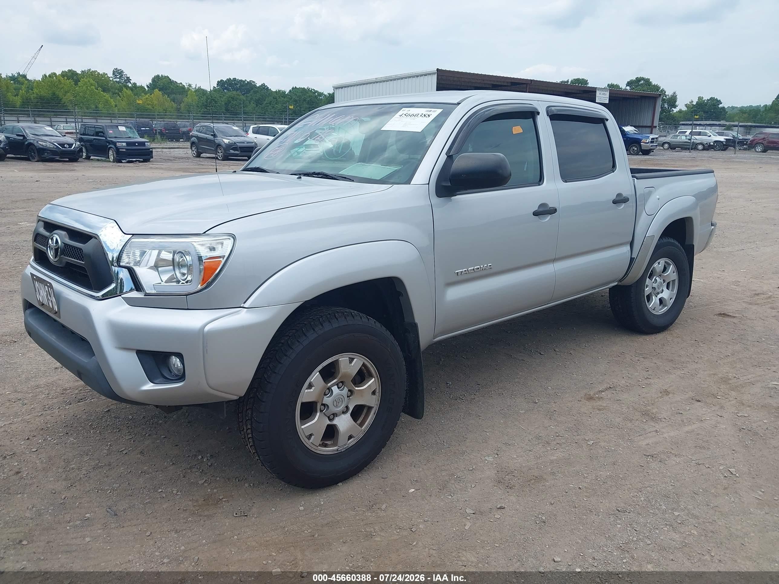 2013 Toyota Tacoma Base V6 Silver vin: 3TMLU4EN0DM105525