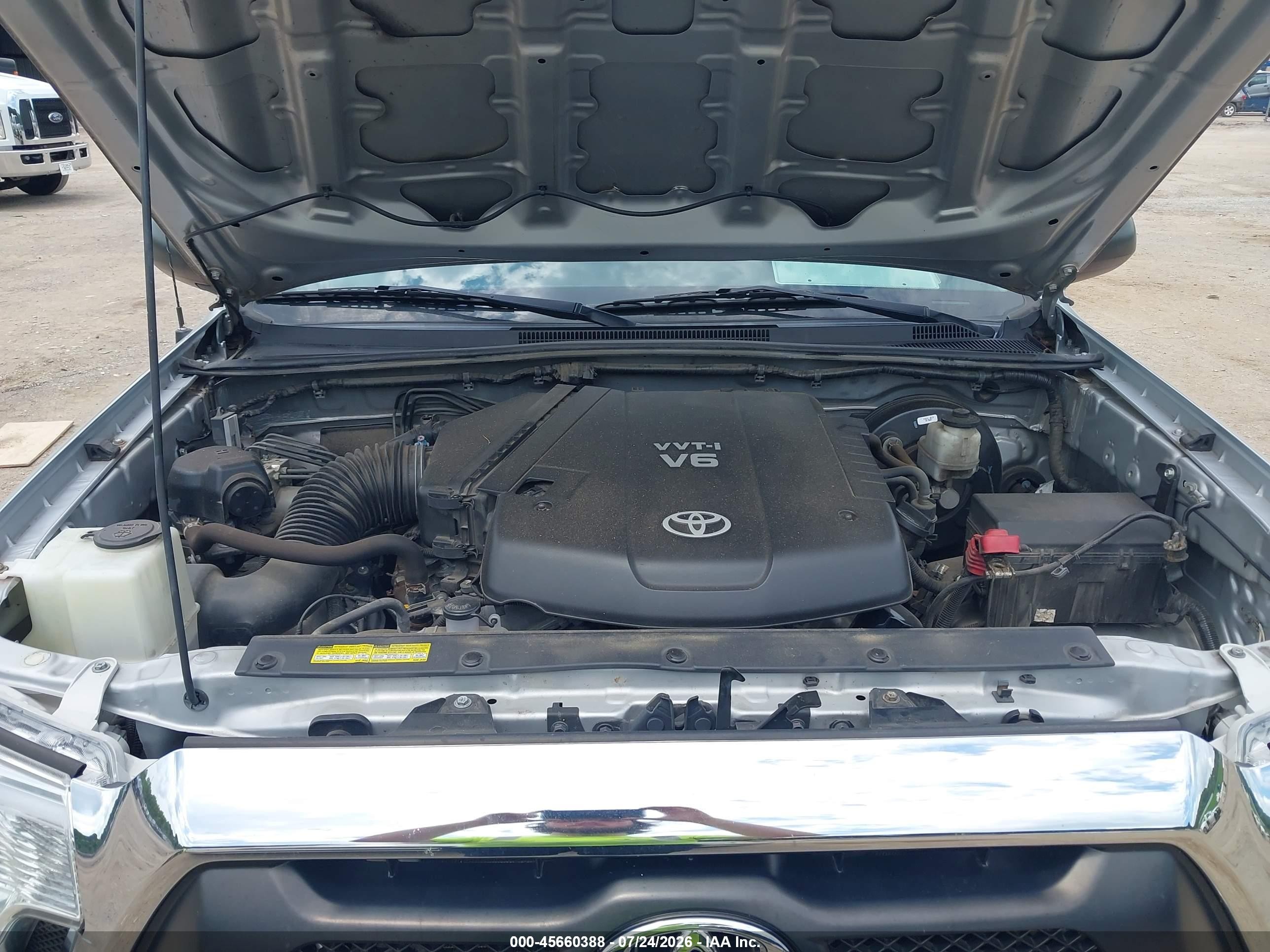 2013 Toyota Tacoma Base V6 Silver vin: 3TMLU4EN0DM105525