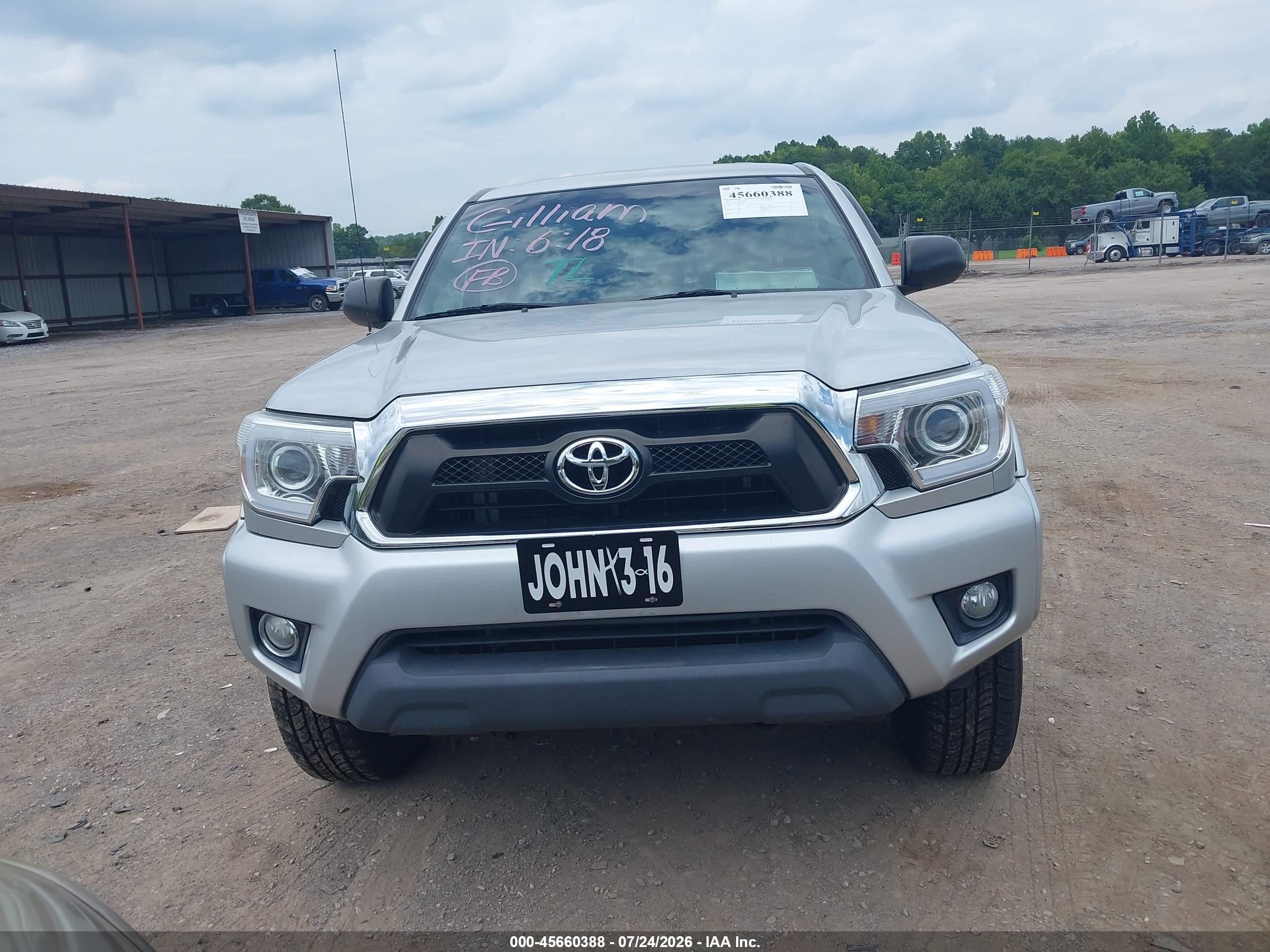 2013 Toyota Tacoma Base V6 Silver vin: 3TMLU4EN0DM105525
