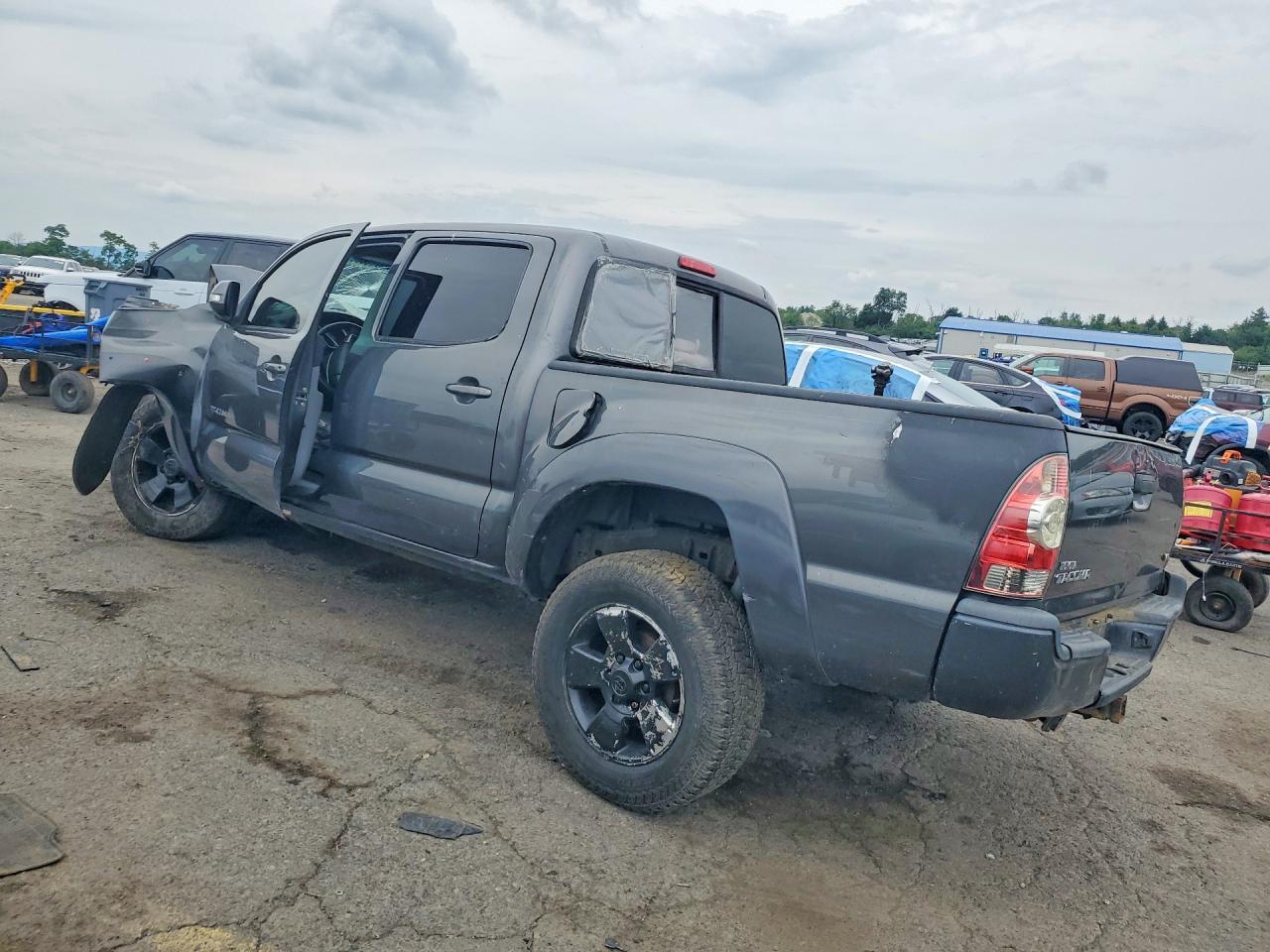 2013 Toyota Tacoma Double Cab Серый vin: 3TMLU4EN0DM110840