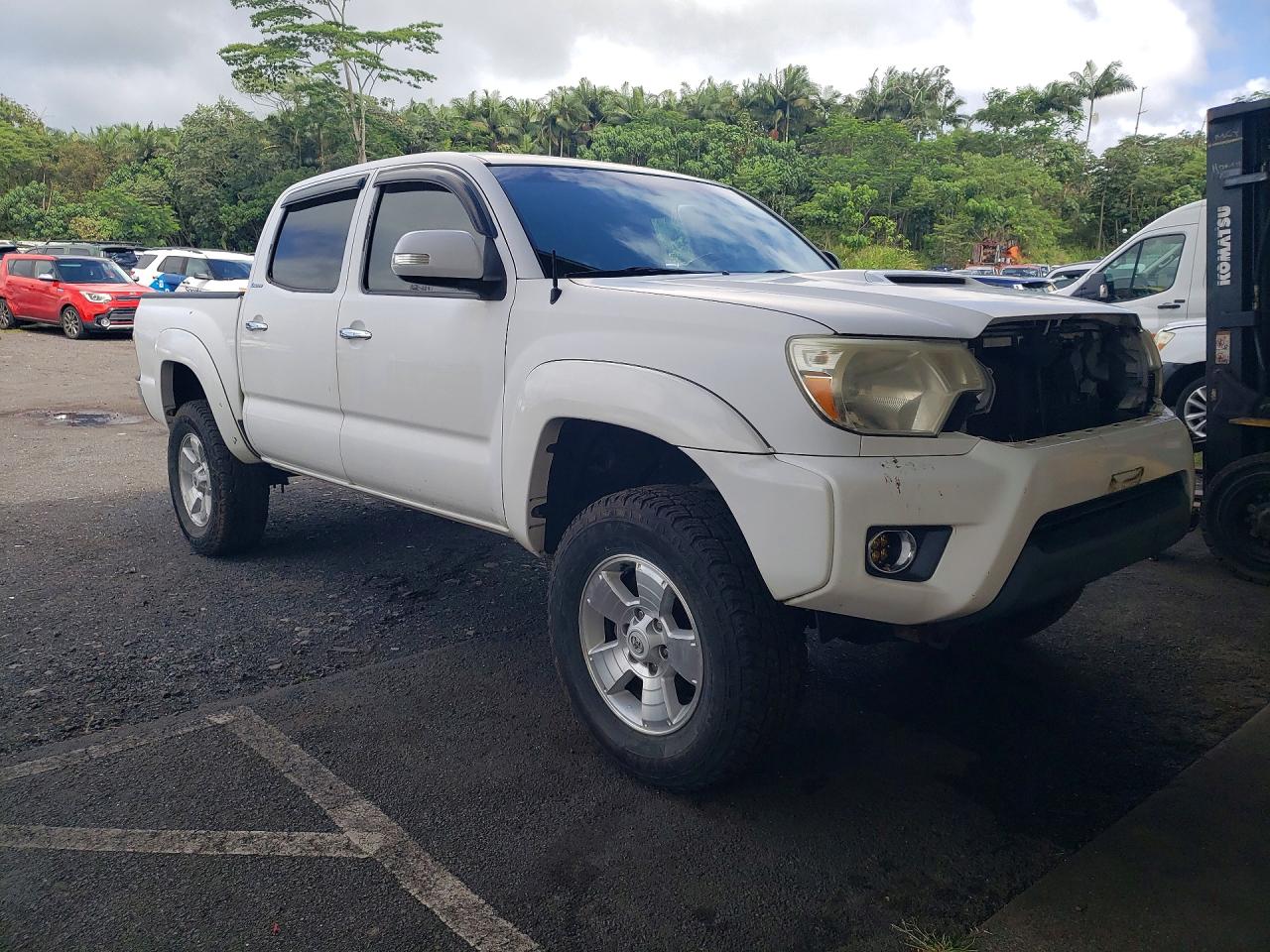 2013 Toyota Tacoma Double Cab Белый vin: 3TMLU4EN0DM111907